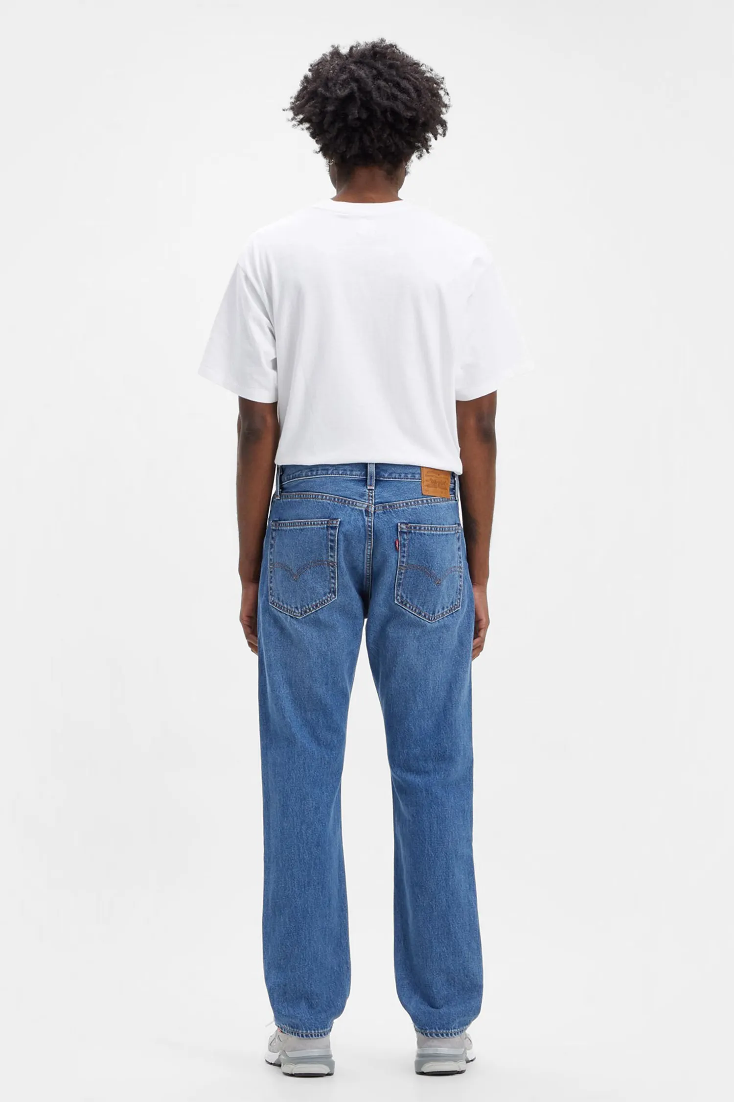 muzhskie-sinie-dzhinsy-551-z-