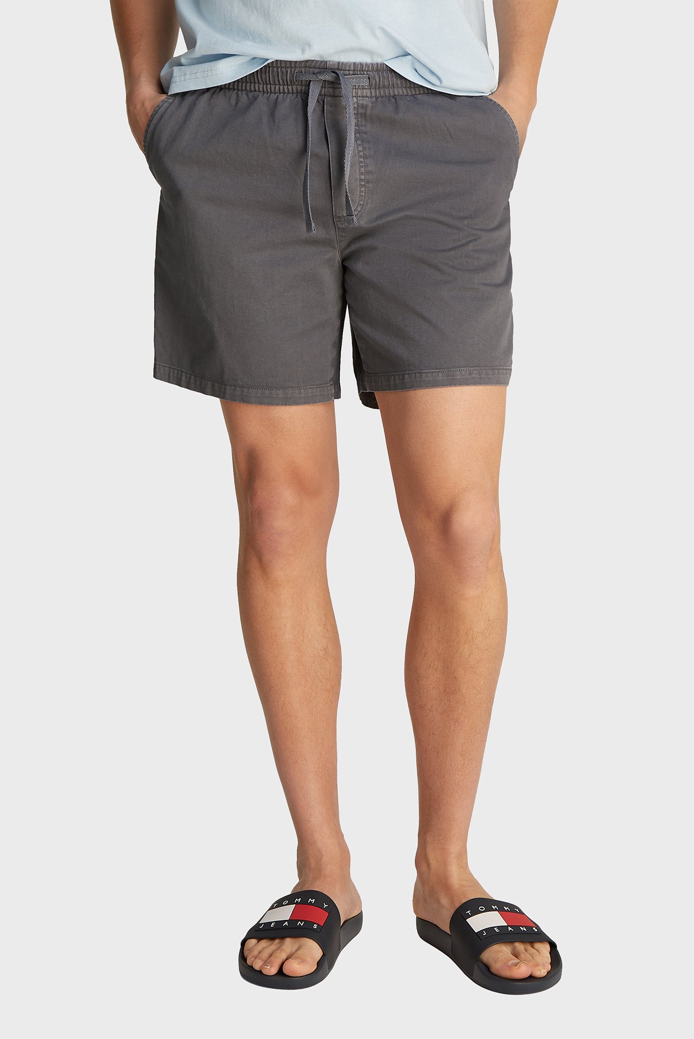Мужские серые джинсовые шорты TWILL LOOSE BEACH Серый XL Tommy Jeans DM0DM21944 Мужские серые джинсовые шорты TWILL LOOSE BEACH Серый XL Tommy Jeans DM0DM21944