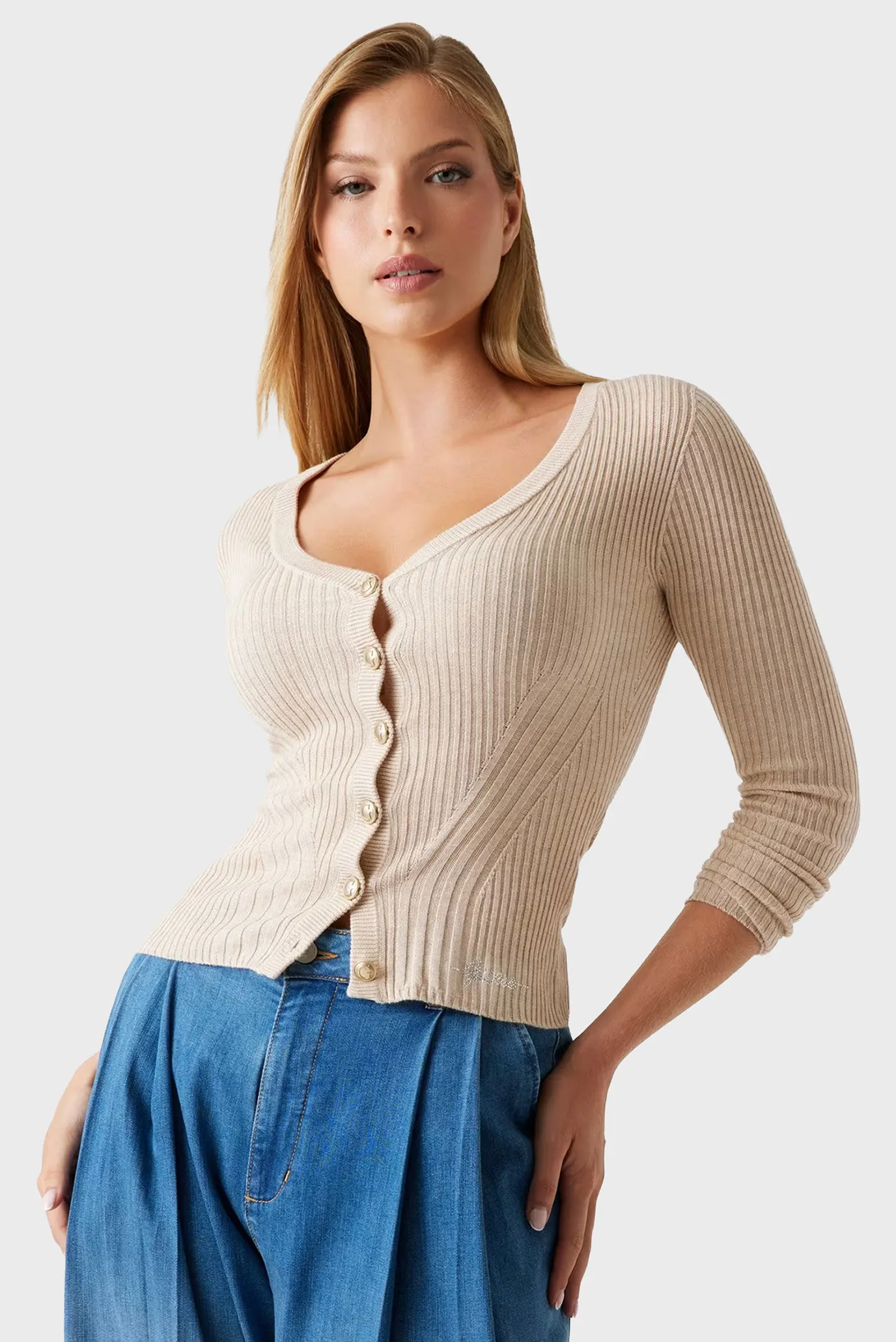 Жіночий бежевий кардиган 1