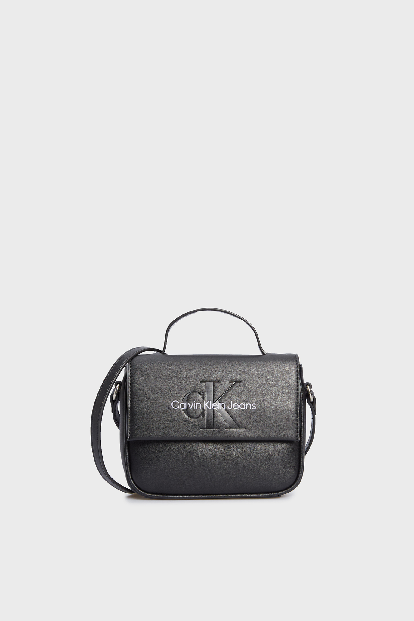 Жіноча чорна сумка SCULPTED BOXY FLAP CB20 MONO 1