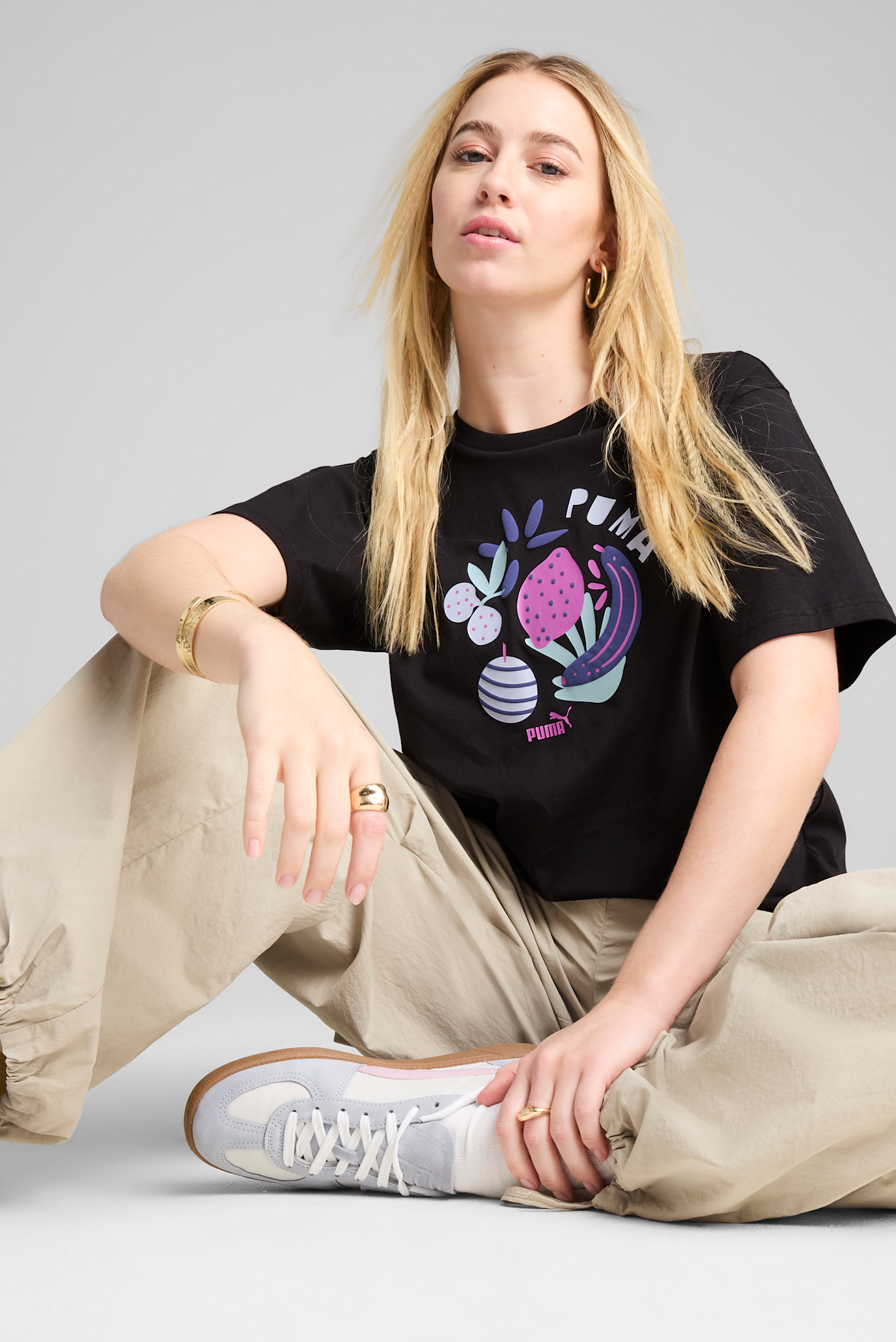 Женская черная футболка GRAPHICS Relaxed Fruity Tee Women 1