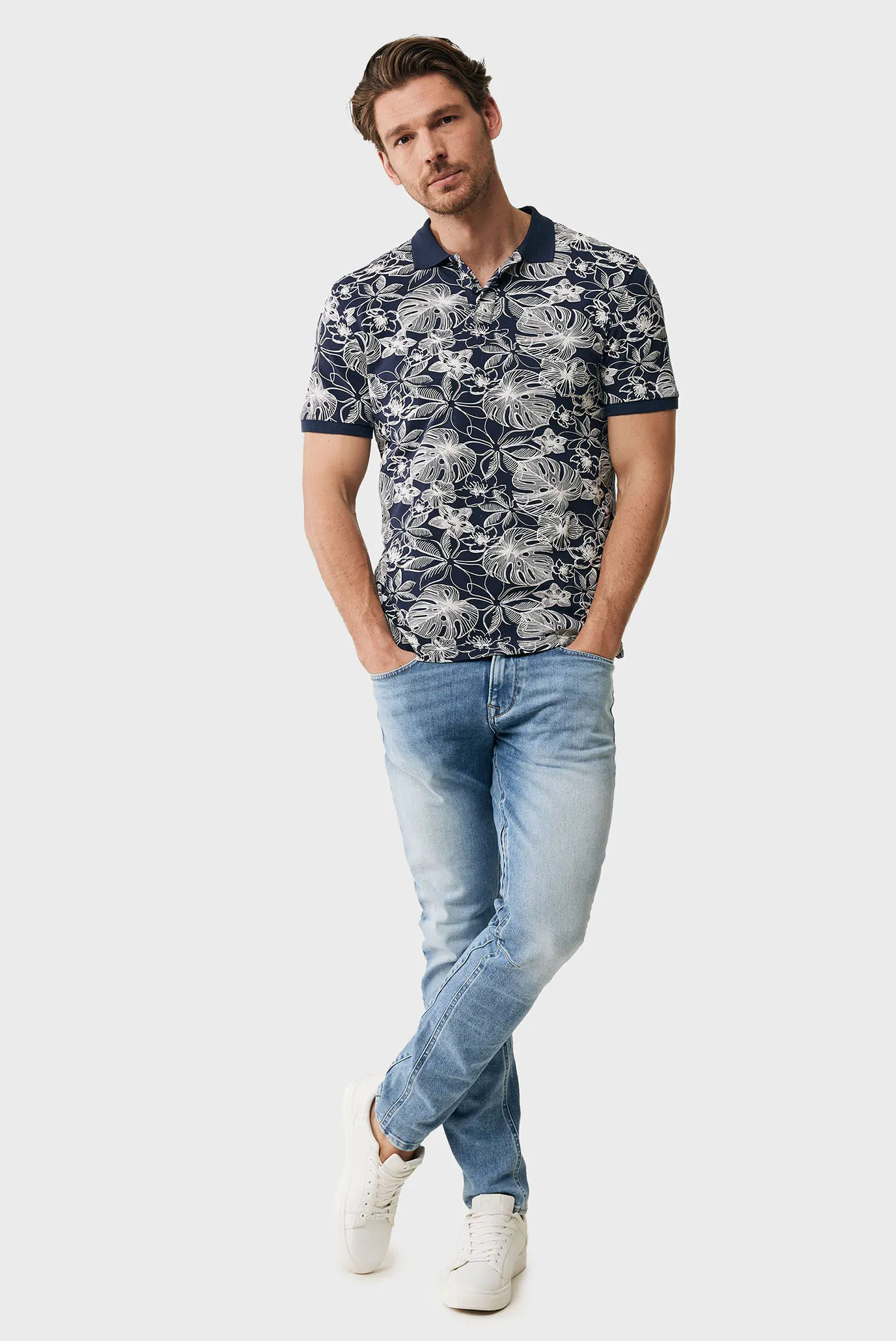 Чоловіче темно-синє поло з візерунком 2