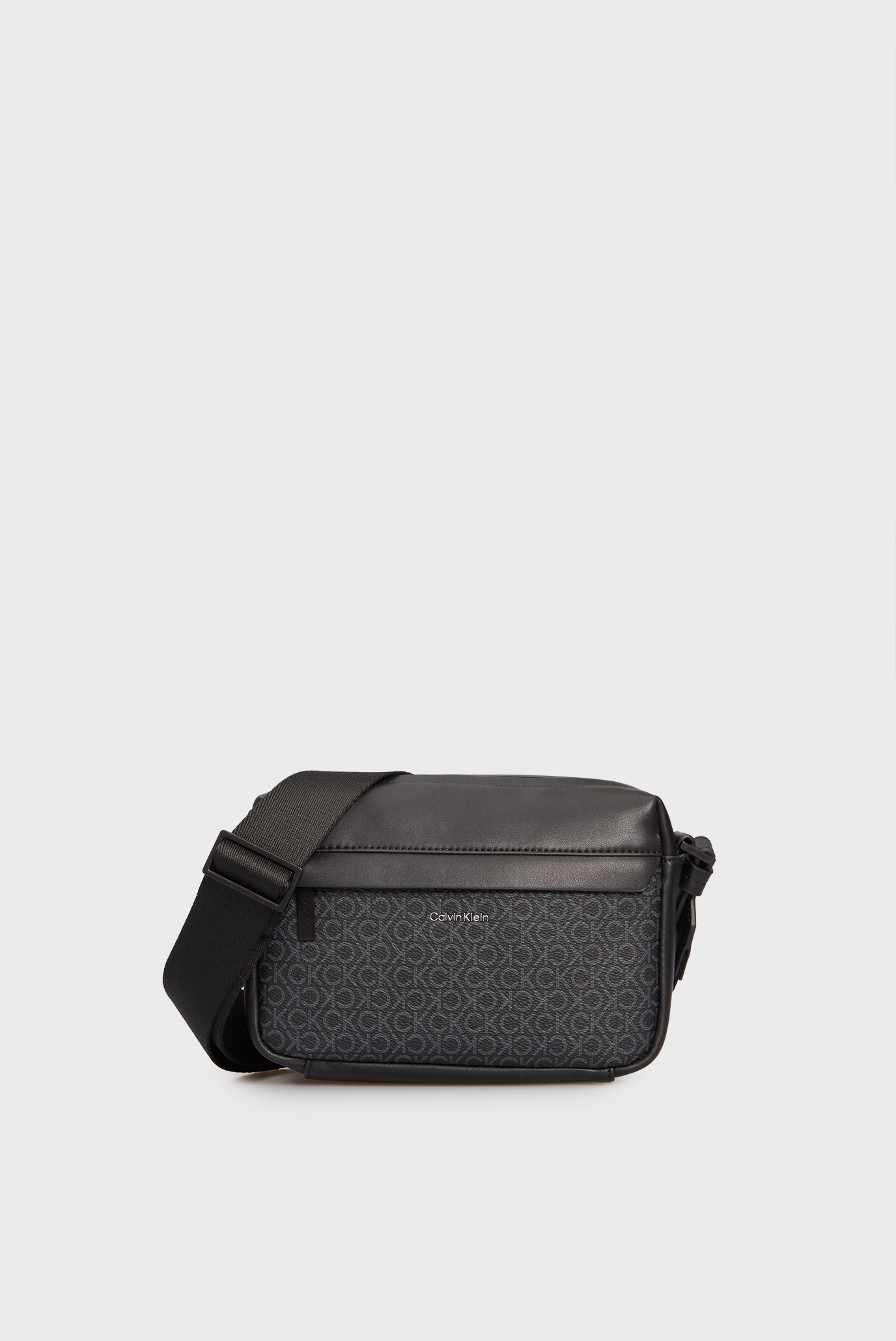 Мужская черная сумка CK MUST CAMERA BAG MONO Черный ONESIZE Calvin Klein K50K512881 Мужская черная сумка CK MUST CAMERA BAG MONO Черный ONESIZE Calvin Klein K50K512881