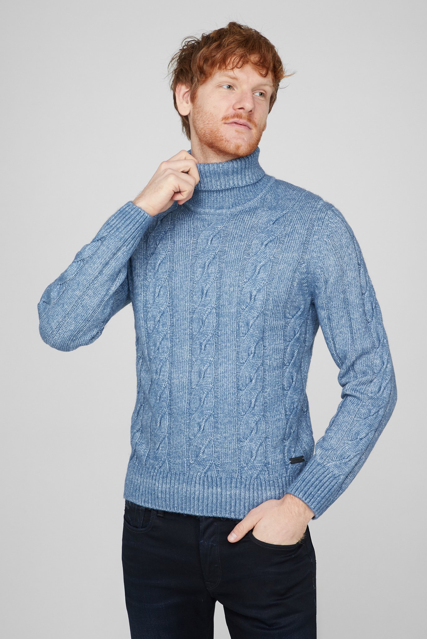 Мужской голубой свитер 1