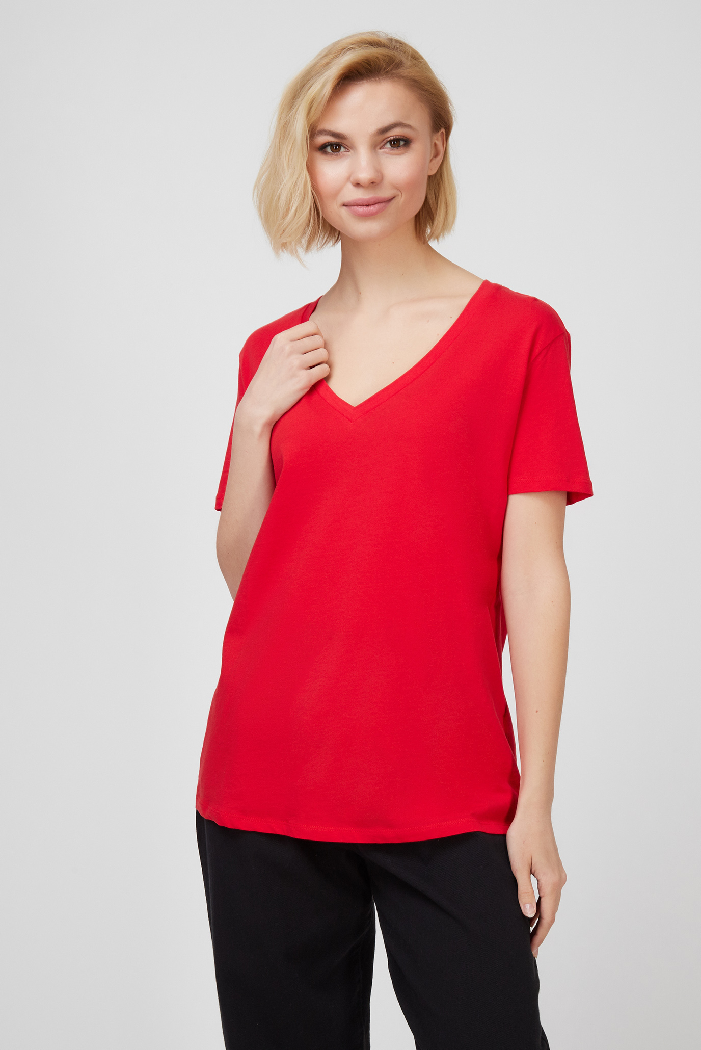 Женская красная футболка 1