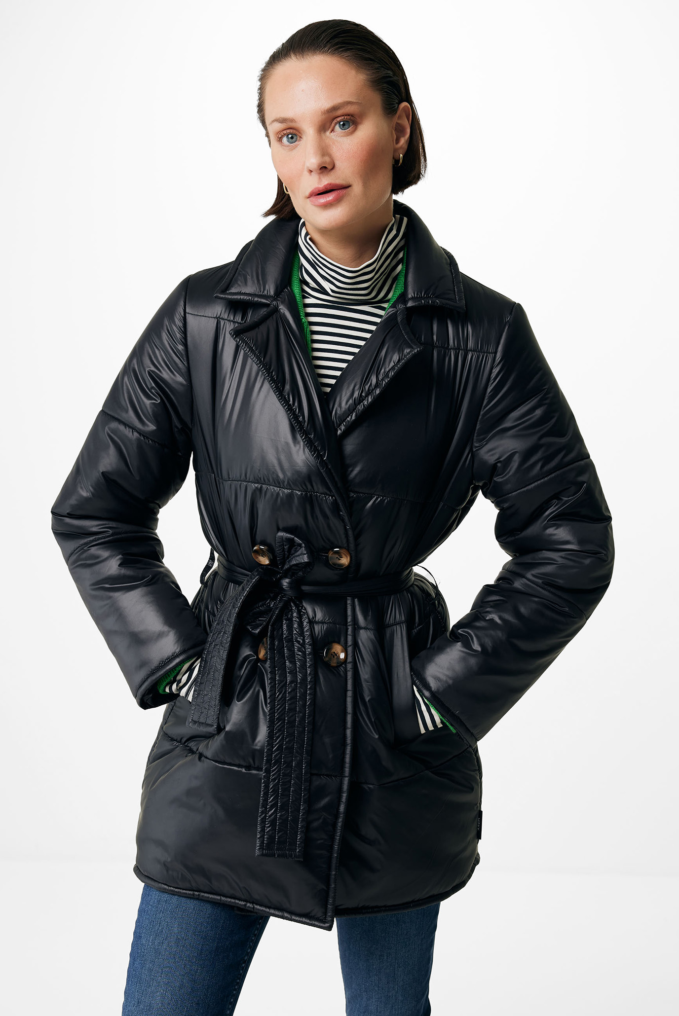 Жіноча чорна куртка 1