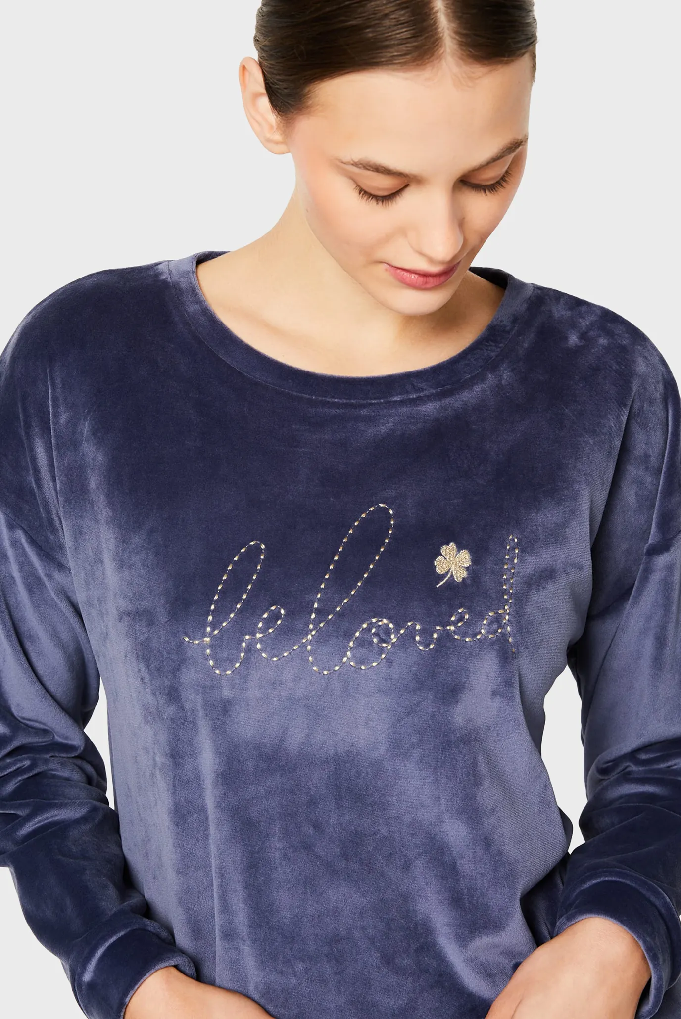 Женский фиолетовый велюровый свитшот LOEVA 4