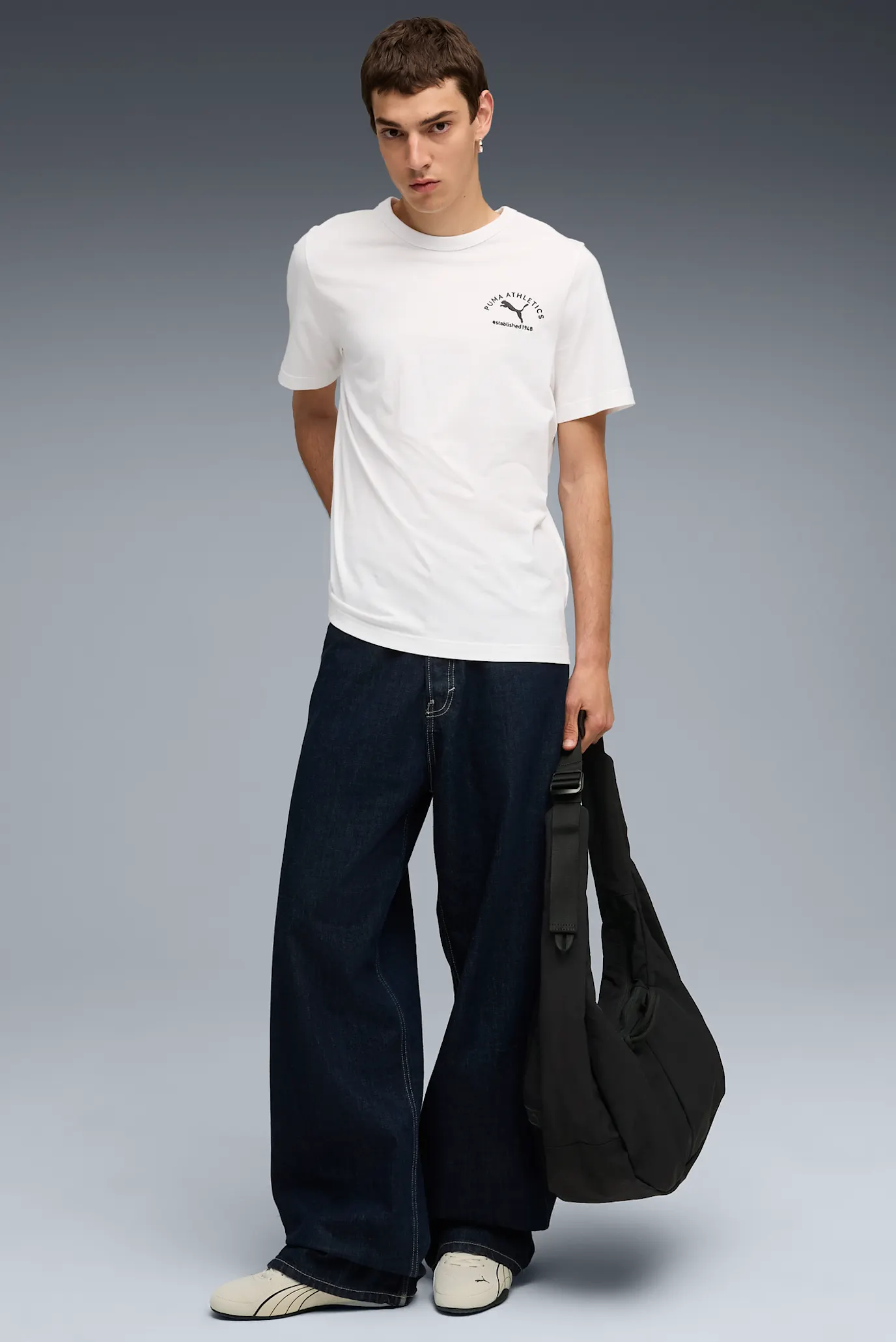 Мужская белая футболка PUMA Class Graphic Tee Men 2