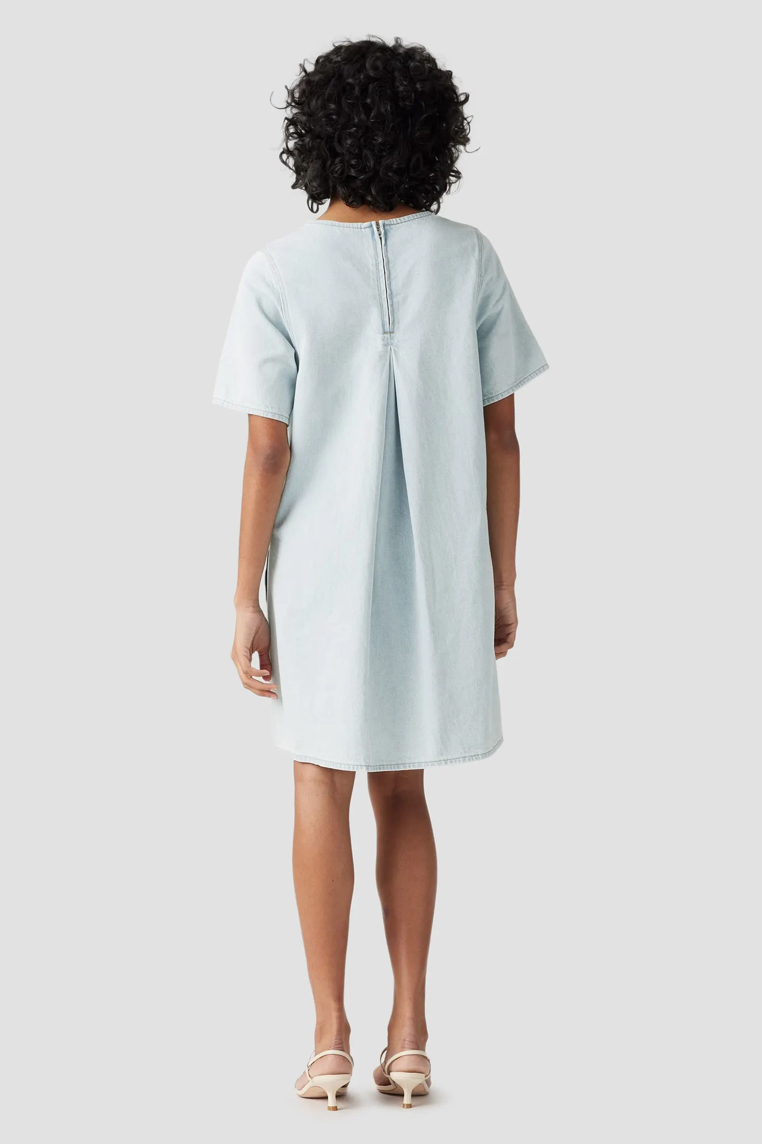 Женское голубое джинсовое платье 3