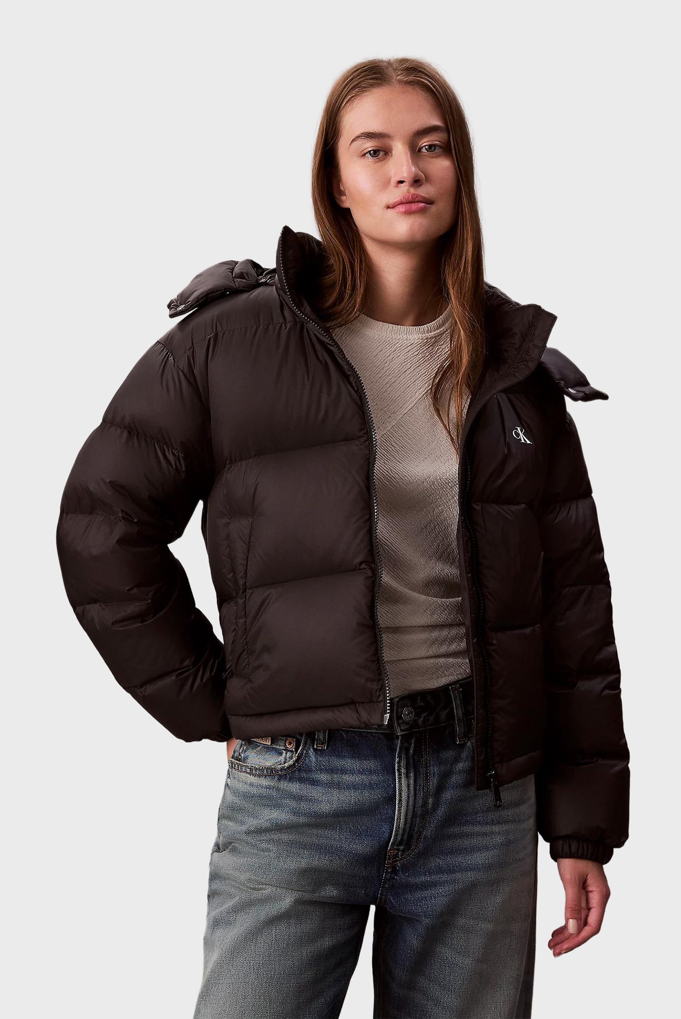 Женский черный пуховик ESSENTIAL Черный M Calvin Klein Jeans LV047D501G Женский черный пуховик ESSENTIAL Черный M Calvin Klein Jeans LV047D501G