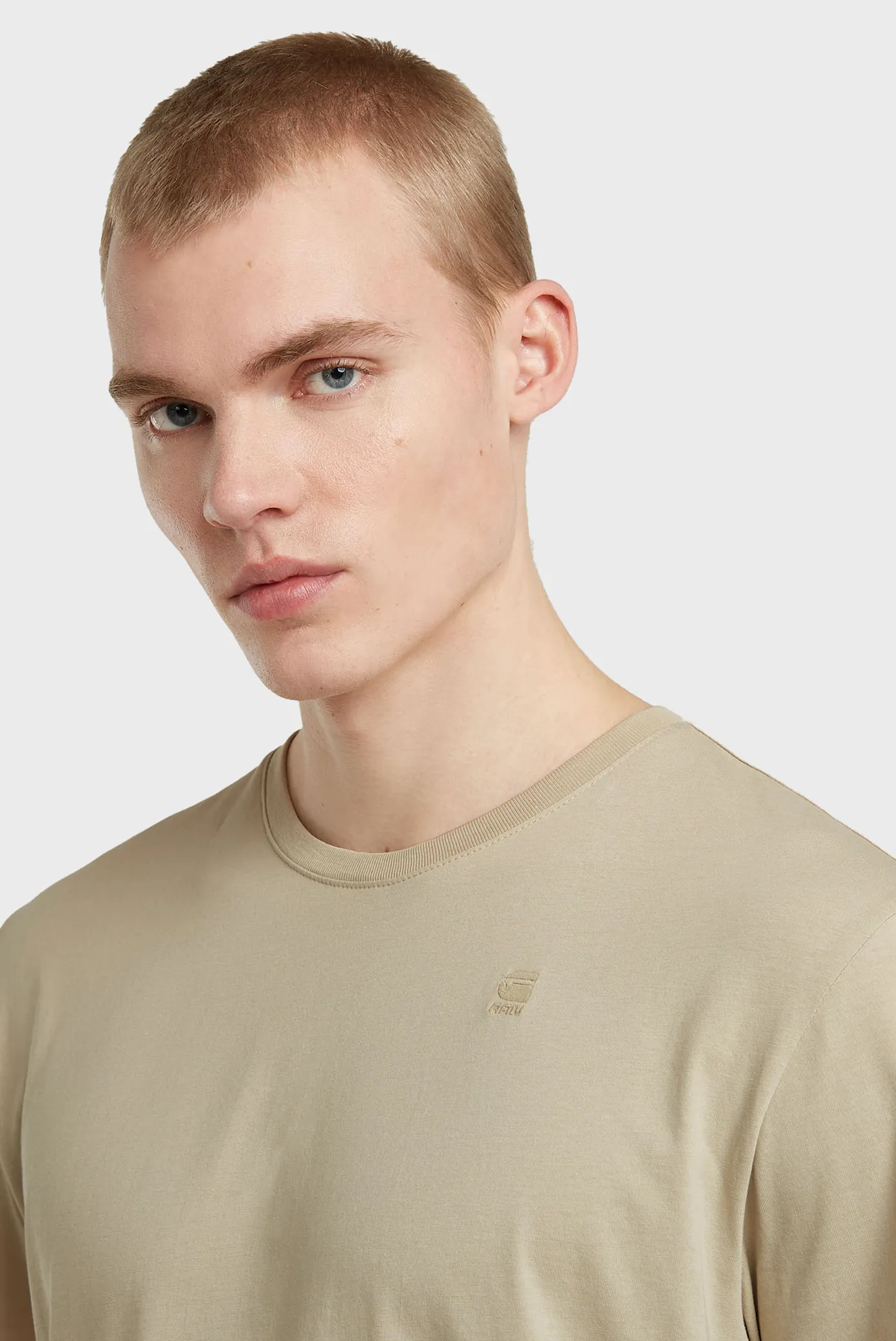 Мужская бежевая футболка Base 4