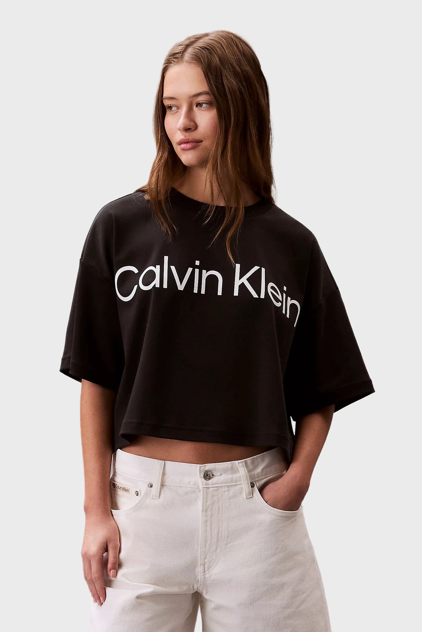 Женская черная футболка A-SS Boxy Logo Черный M Calvin Klein LV044C903G Женская черная футболка A-SS Boxy Logo Черный M Calvin Klein LV044C903G