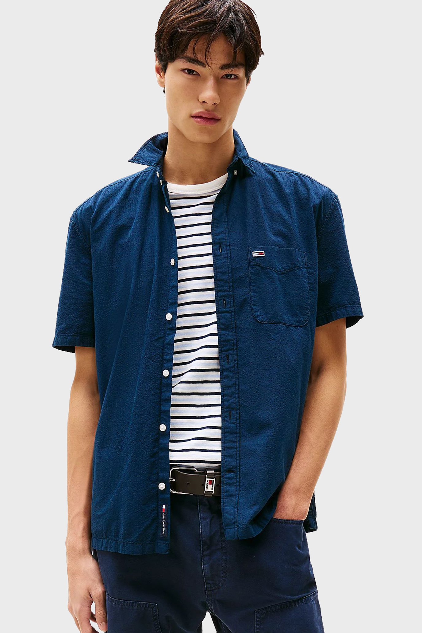 Мужская темно-синяя рубашка SEERSUCKER Синий M Tommy Jeans DM0DM20890 Мужская темно-синяя рубашка SEERSUCKER Синий M Tommy Jeans DM0DM20890