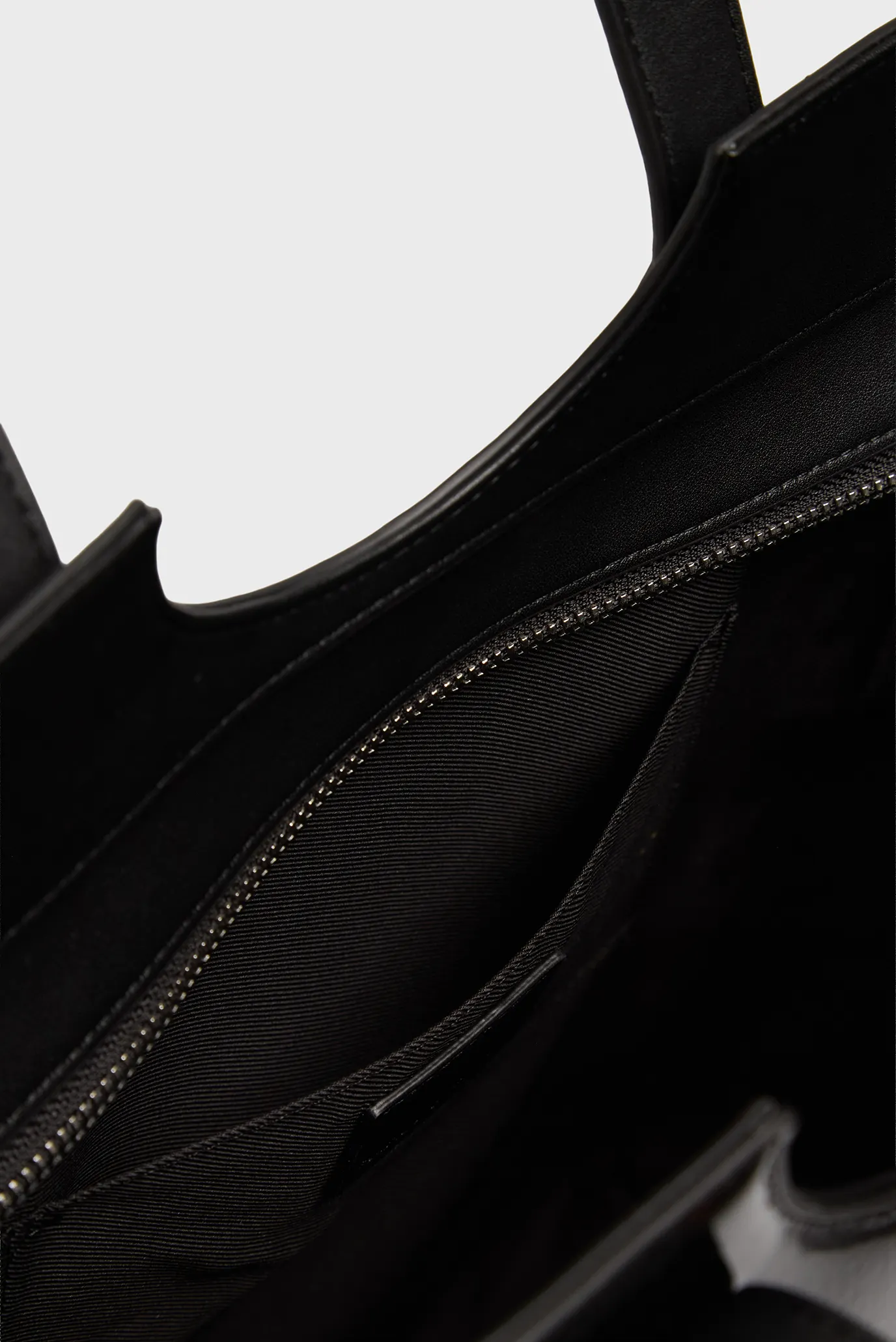 Жіноча чорна сумка metal 5