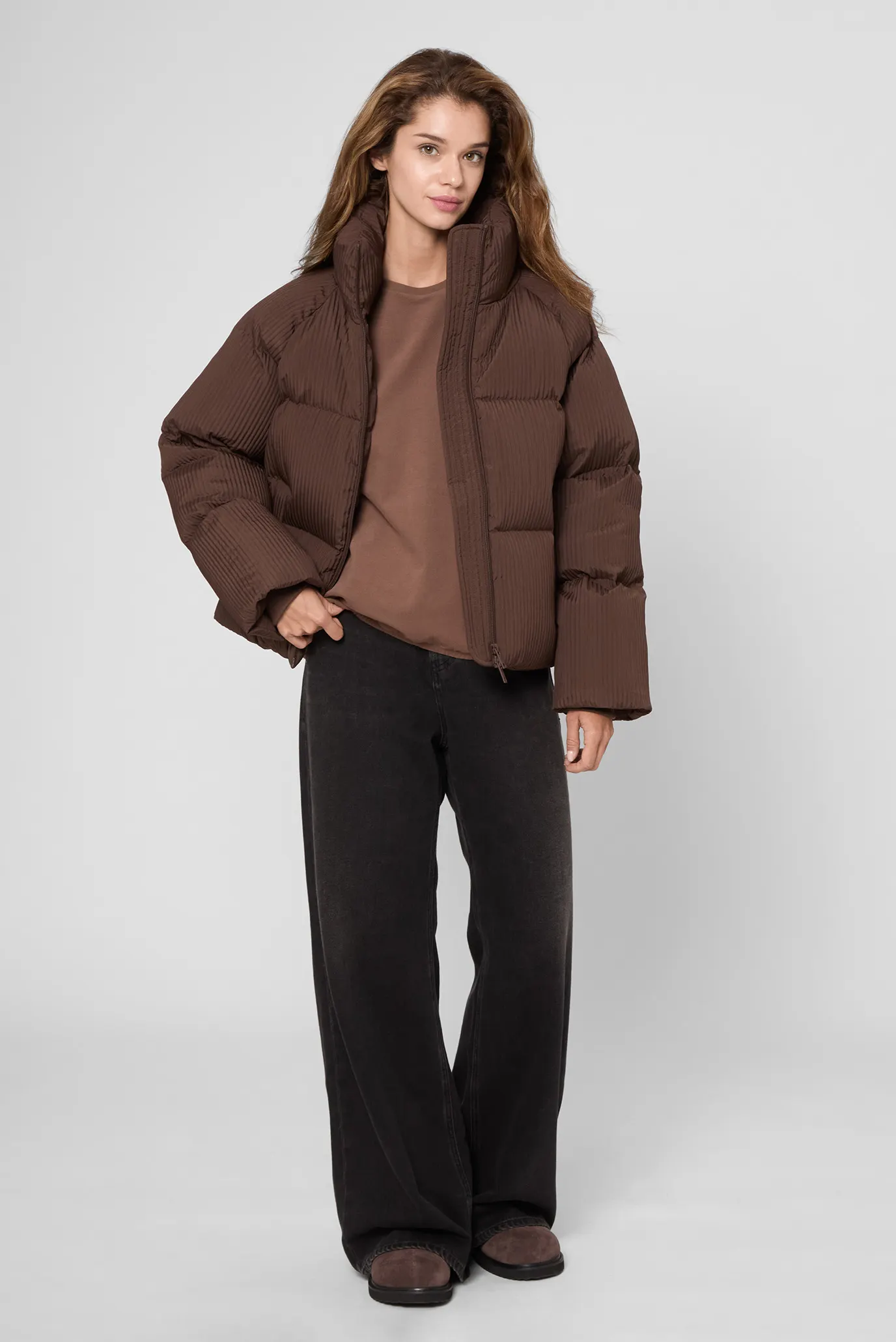 Женский коричневый пуховик 2