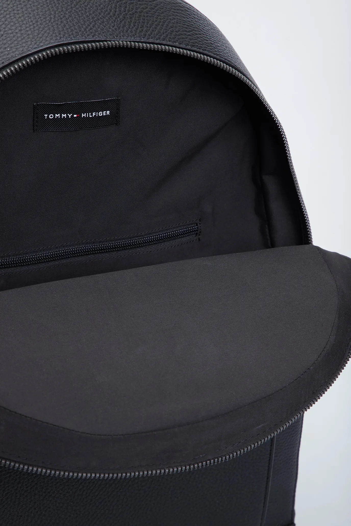 Чоловічий чорний рюкзак TH BUSINESS BACKPACK 6