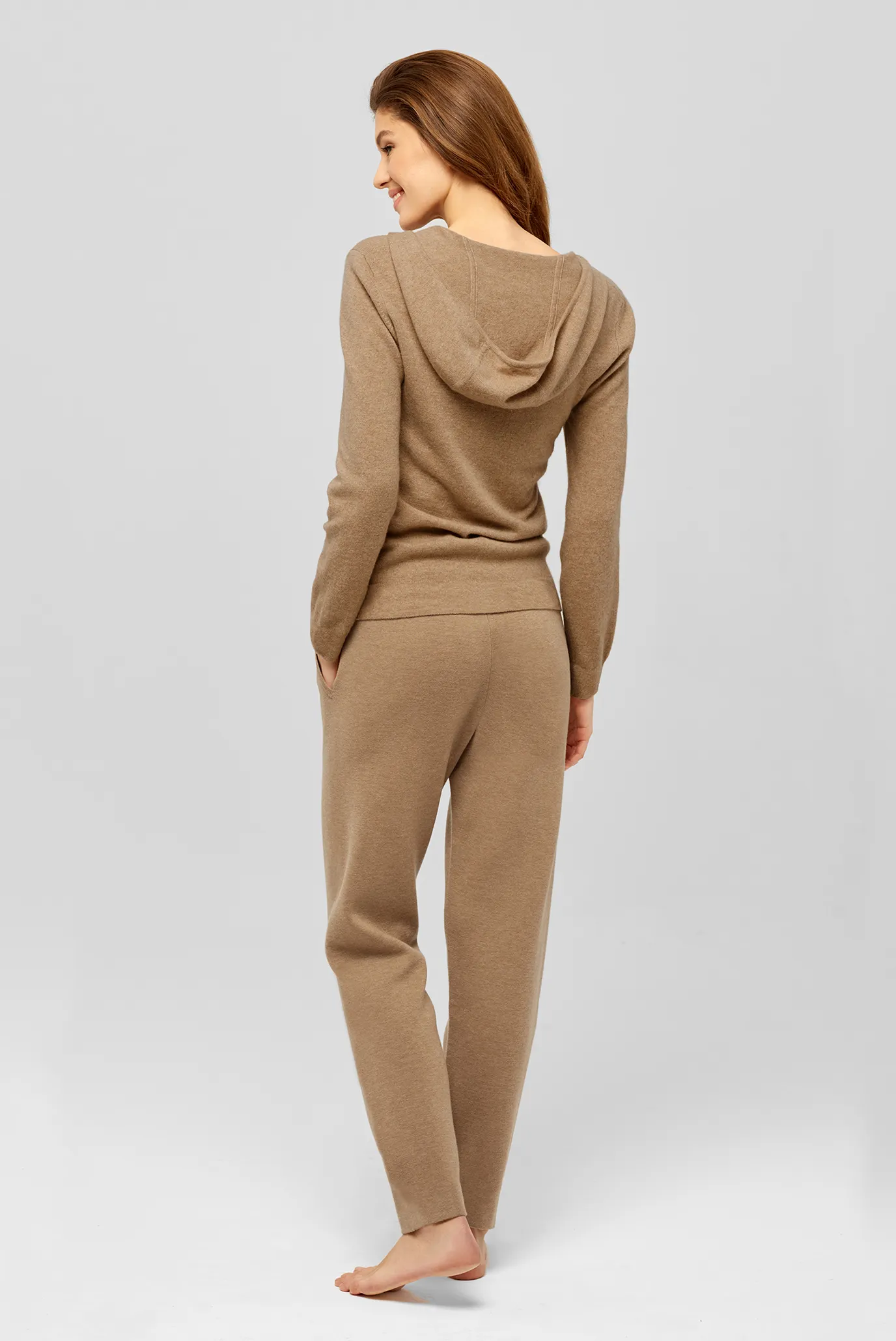 Жіночі бежеві вовняні брюки 3