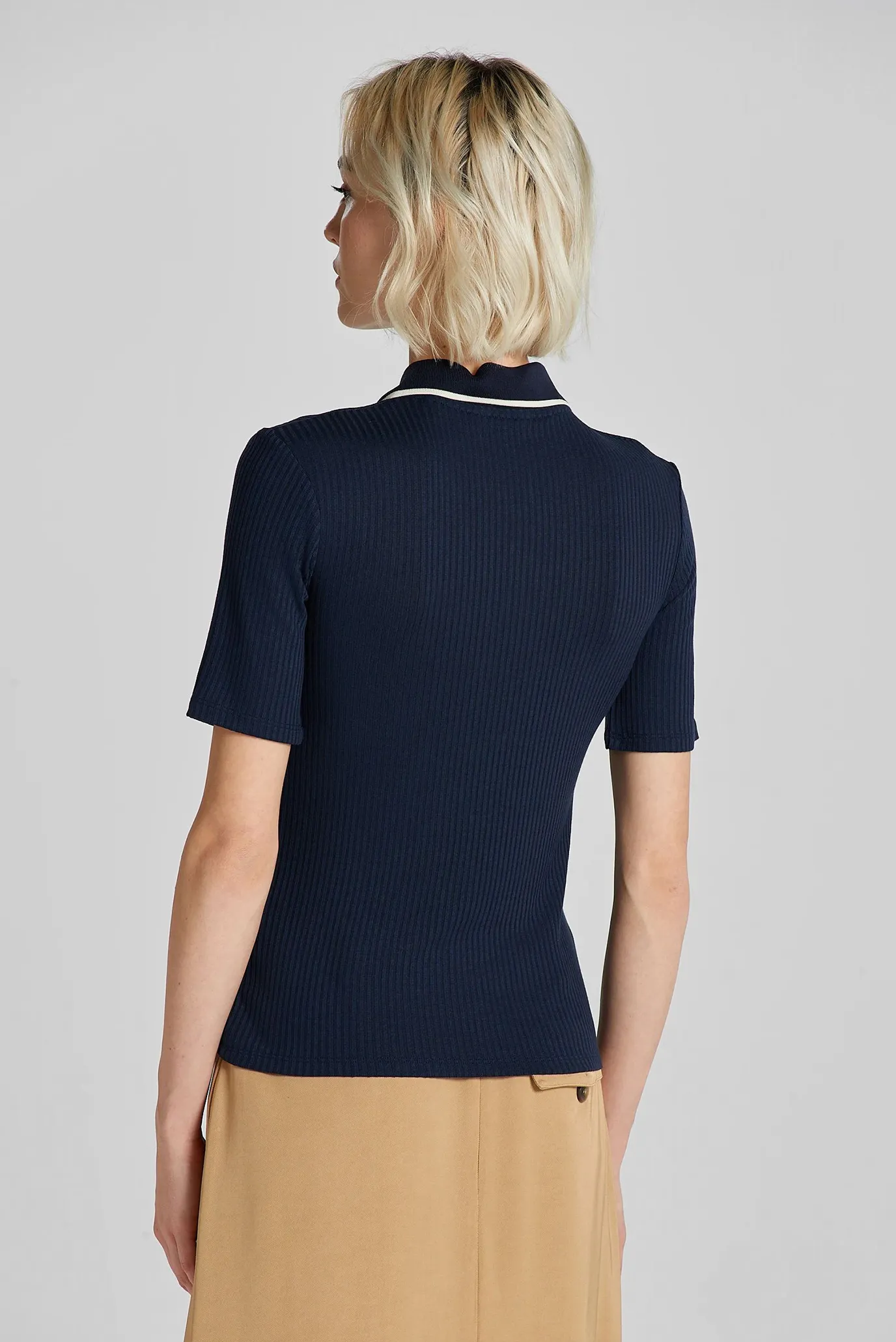 Женское темно-синее поло LIGHTWEIGHT RIBBED SS POLO 3