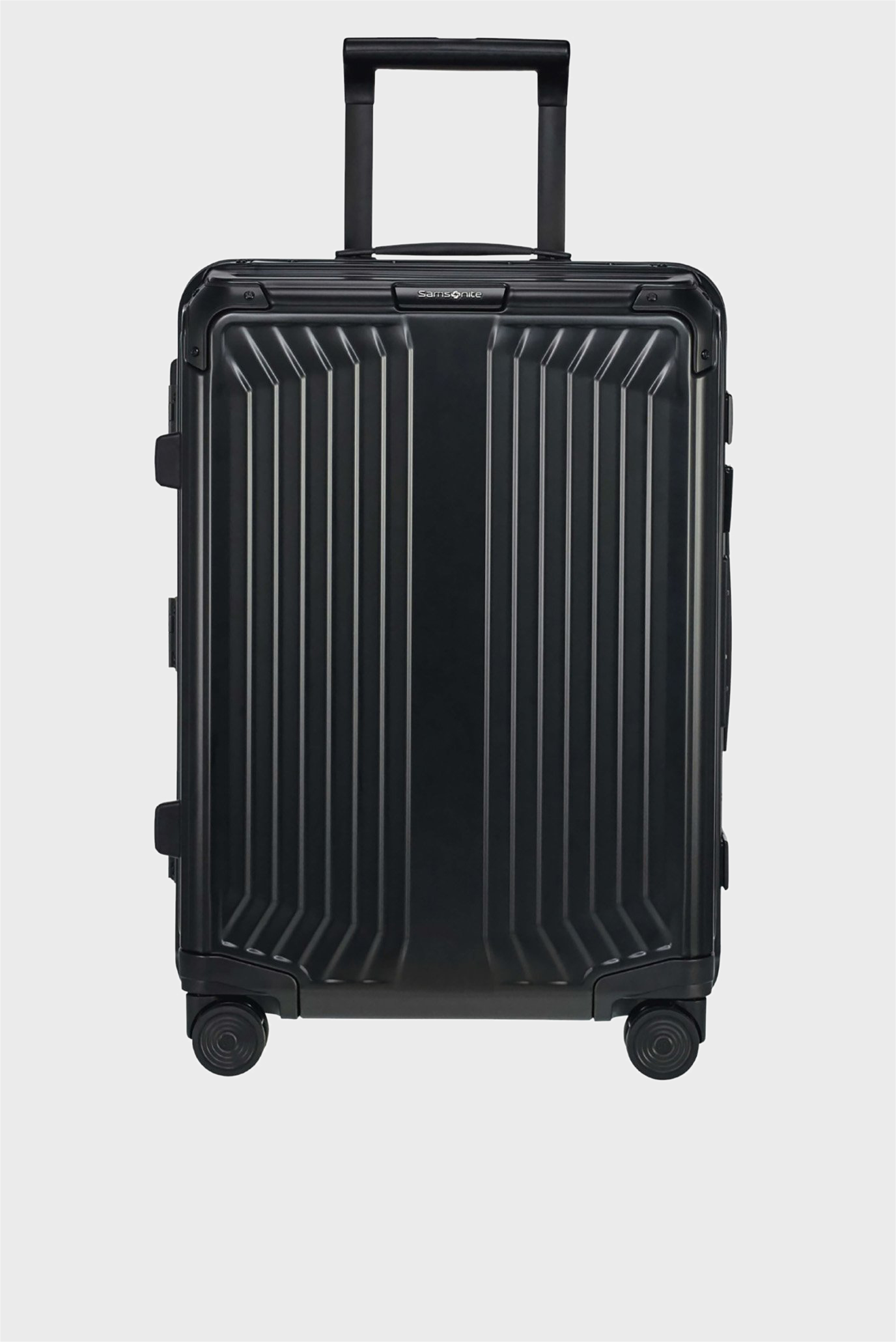 Черный чемодан 55 см 1