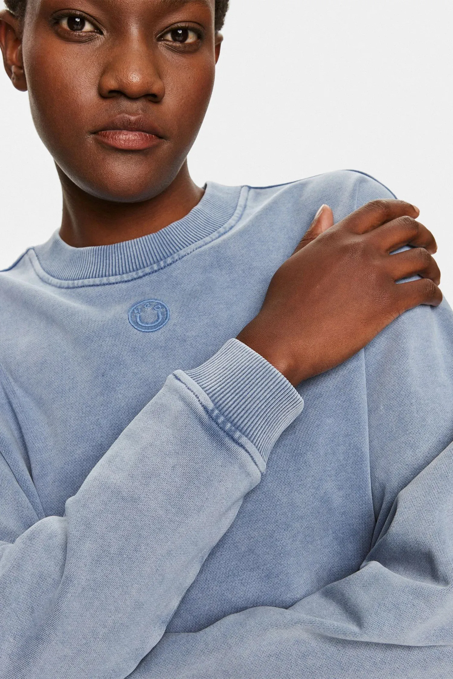 Женский голубой свитшот 4