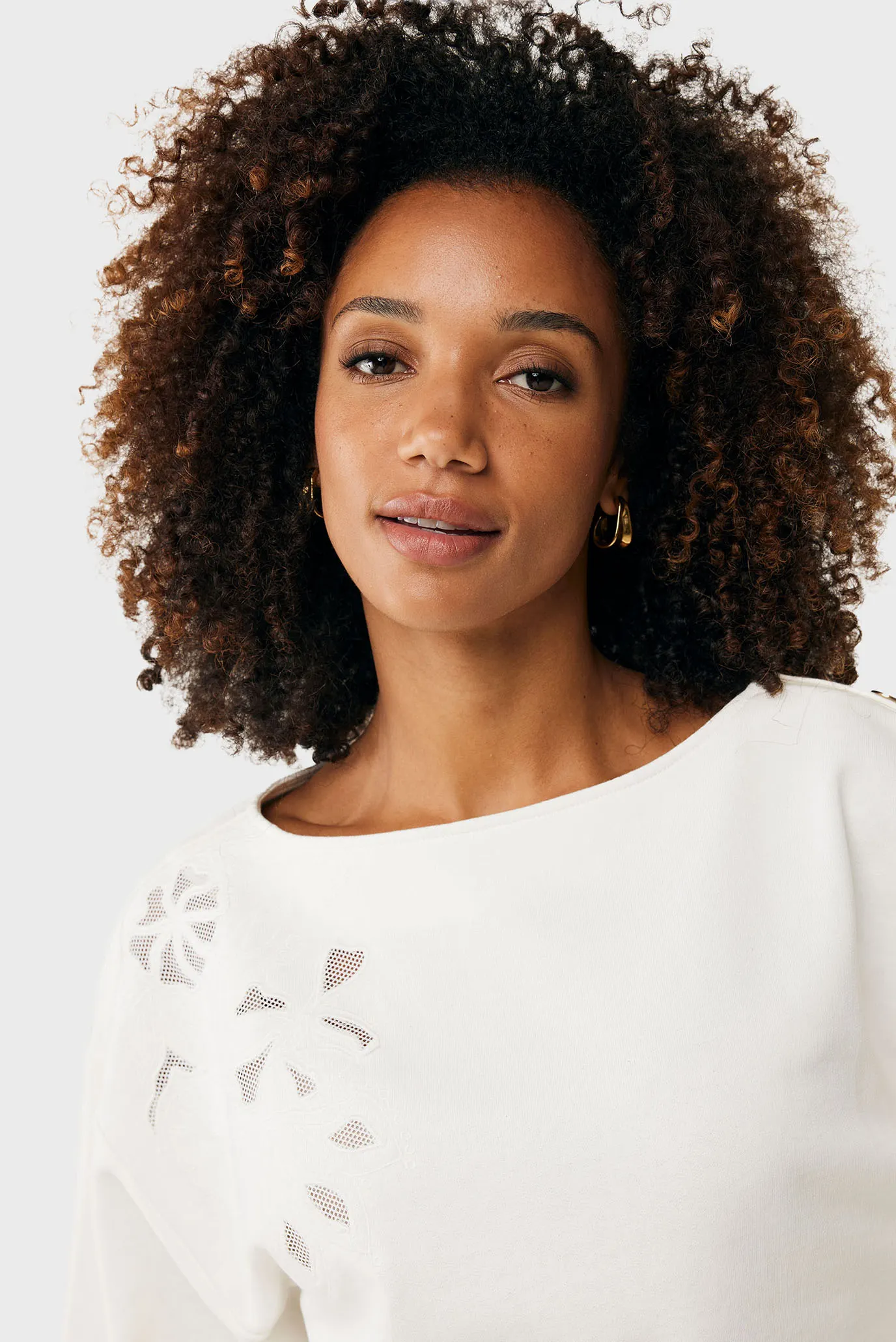 Жіночий білий світшот Boat neck embroidery sweat 4