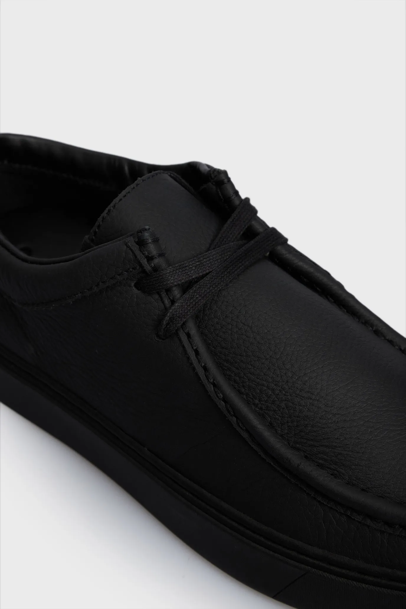 Чоловічі чорні шкіряні дезерти APRON LACE UP LTH 2