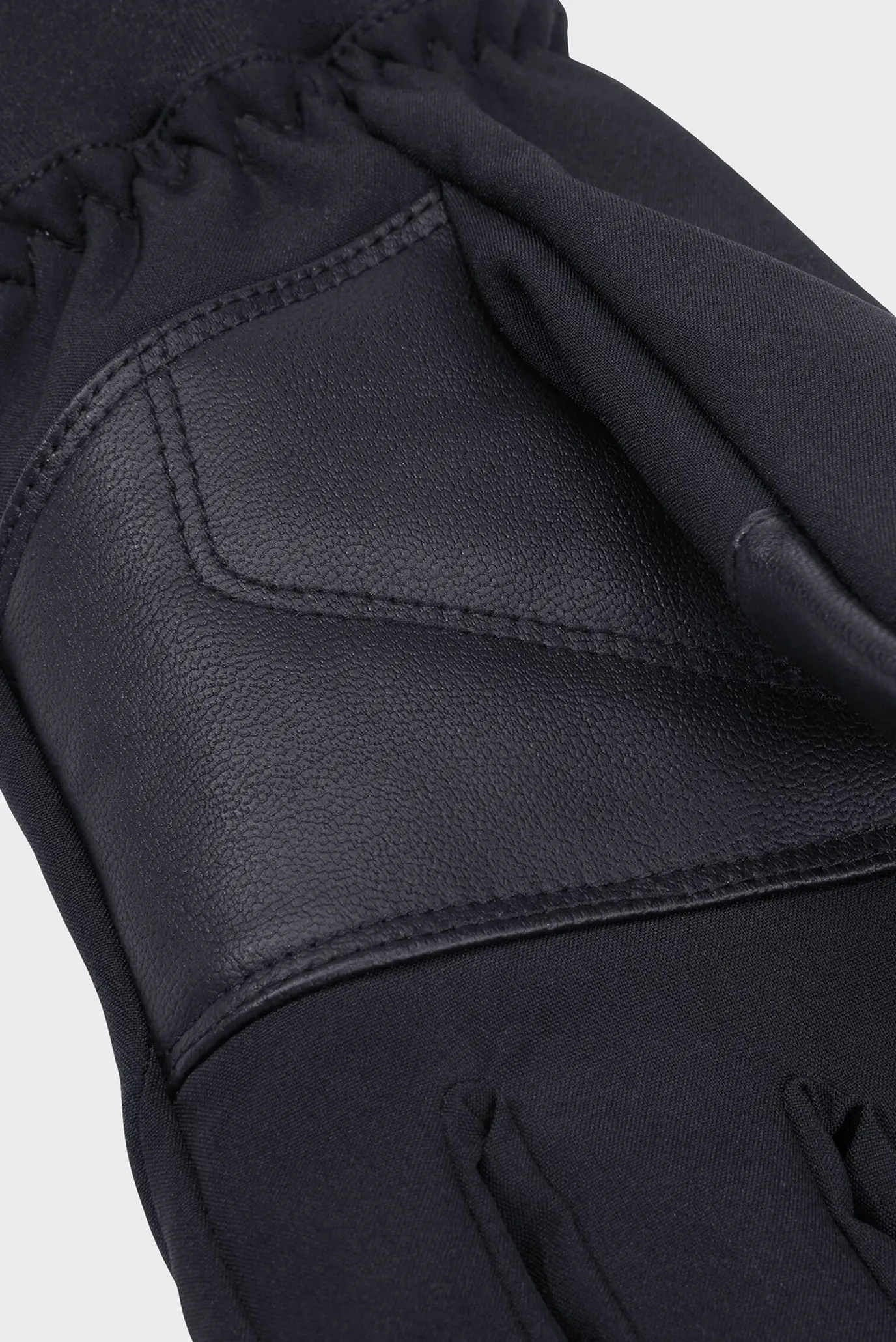 Черные перчатки 8