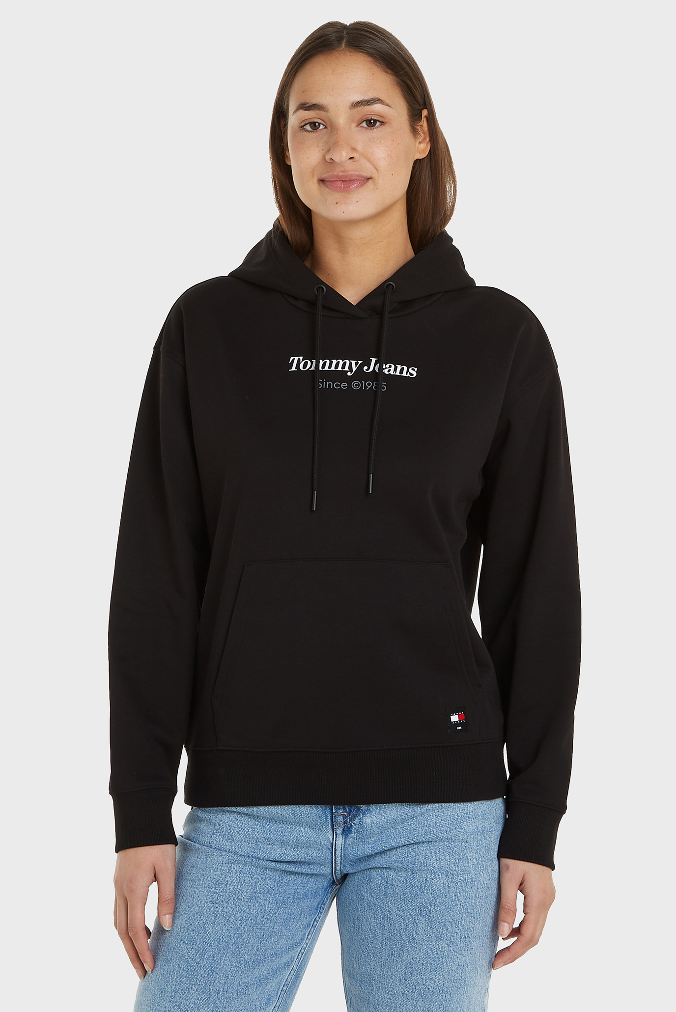 Женское черное худи TJW RLX ESSENTIAL Черный XXS Tommy Jeans DW0DW17331 Женское черное худи TJW RLX ESSENTIAL Черный XXS Tommy Jeans DW0DW17331