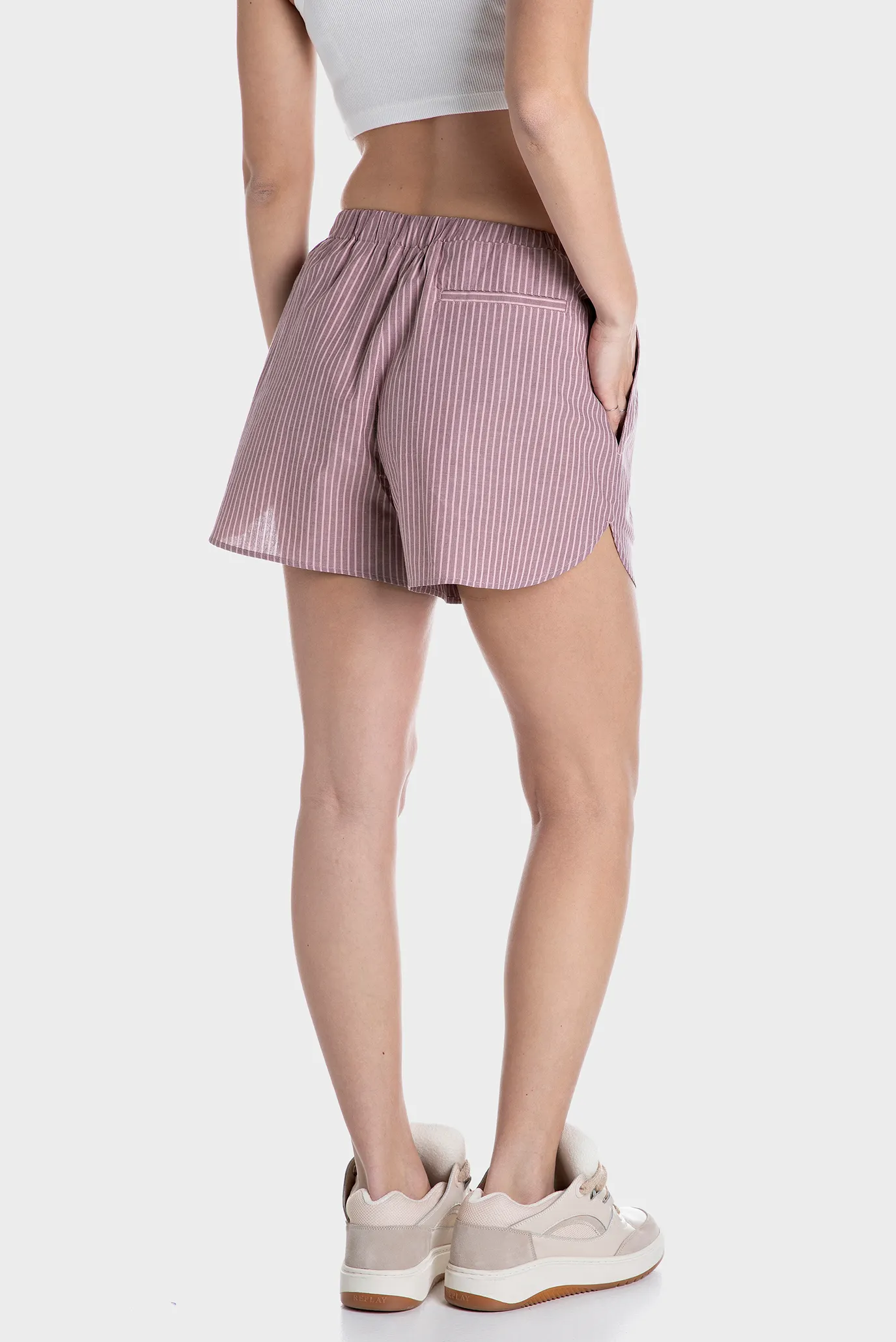 Жіночі рожеві шорти у смужку 2