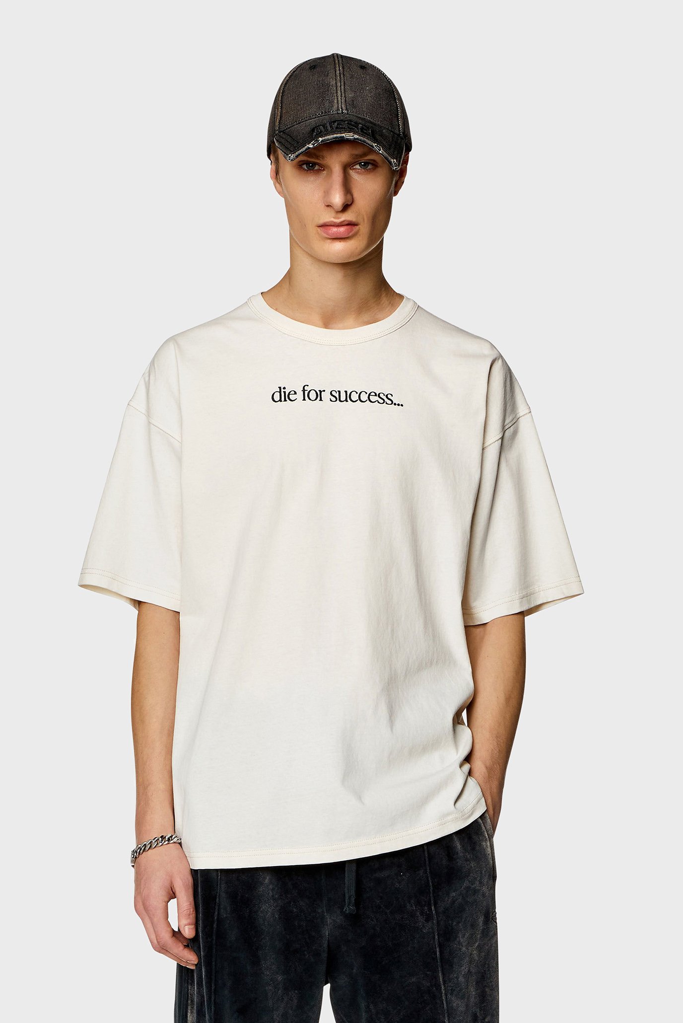 Мужская белая футболка T-BOXT-N6 1