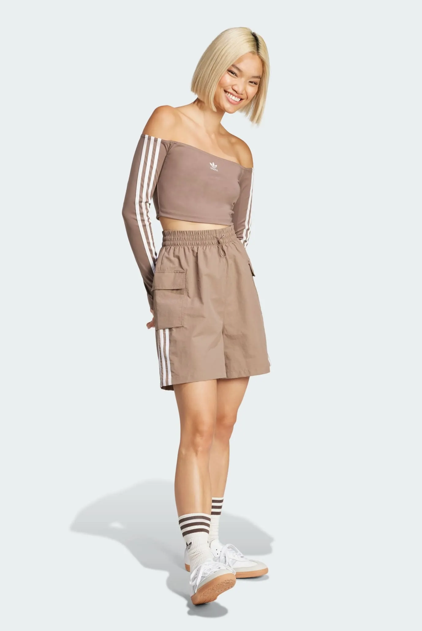 Жіночі бежеві шорти 
Adicolor Cargo 2