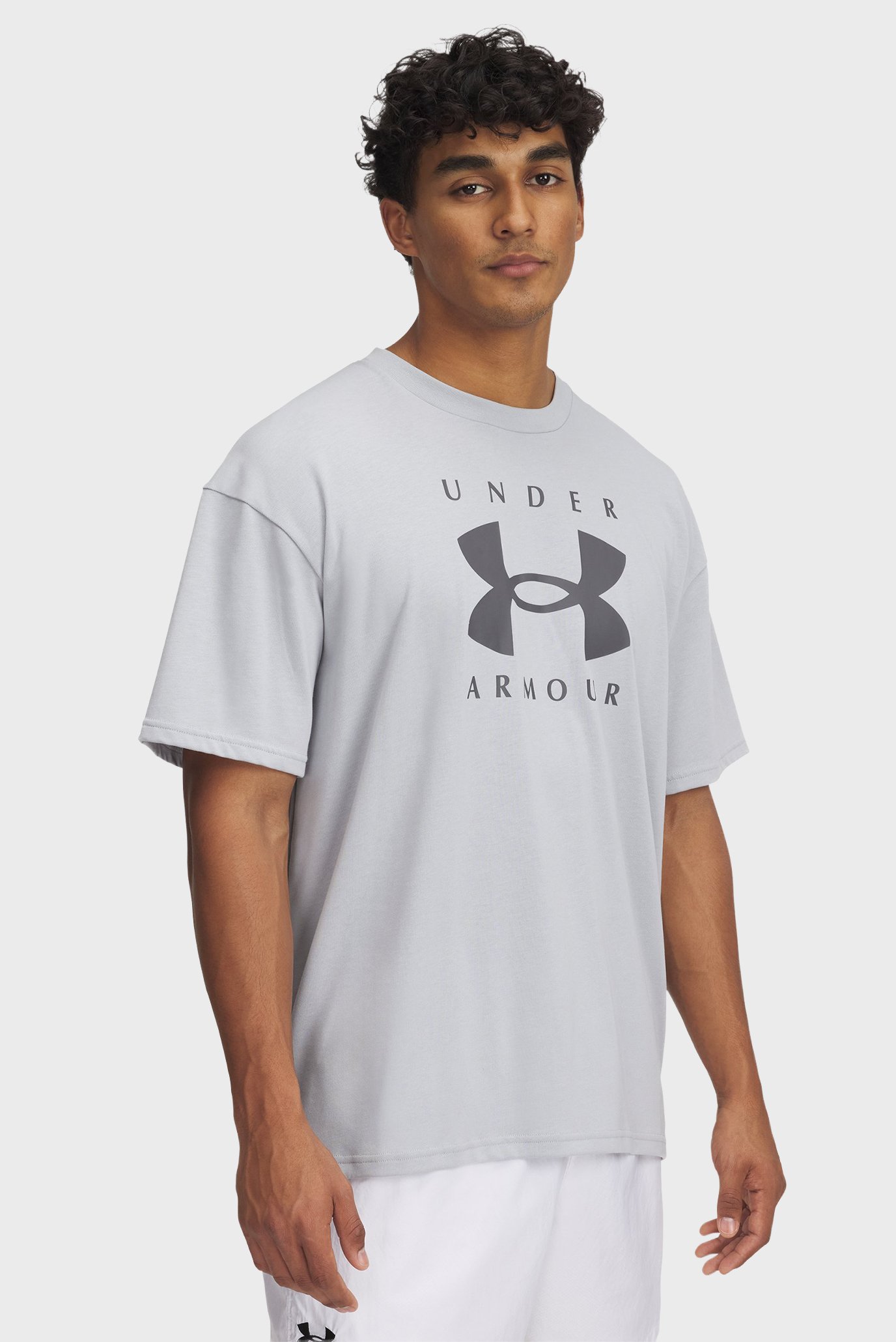 Мужская светло-серая футболка UA M HW OS Branded SS Серый XXL Under Armour 1389146-011 Мужская светло-серая футболка UA M HW OS Branded SS Серый XXL Under Armour 1389146-011