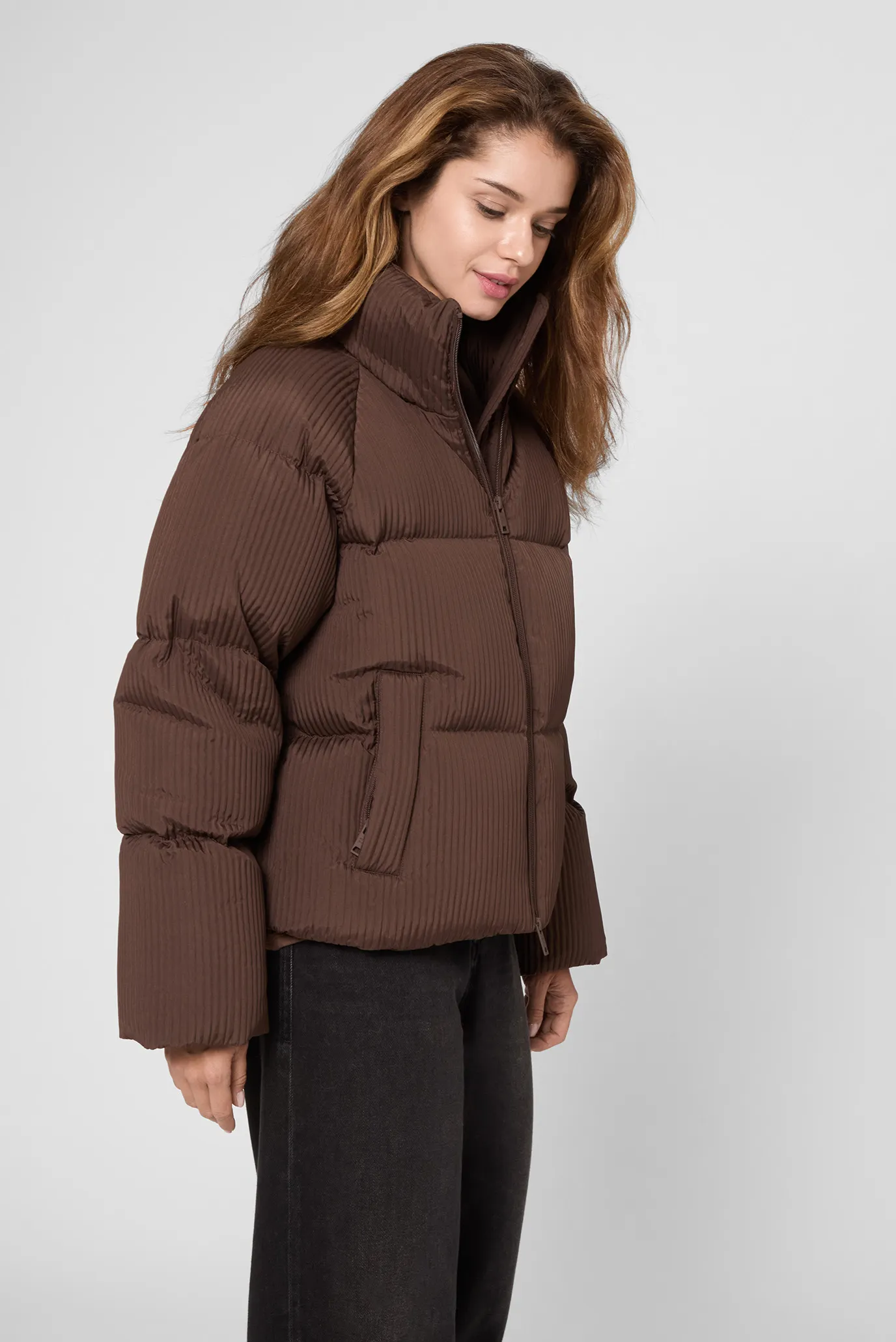 Женский коричневый пуховик 3