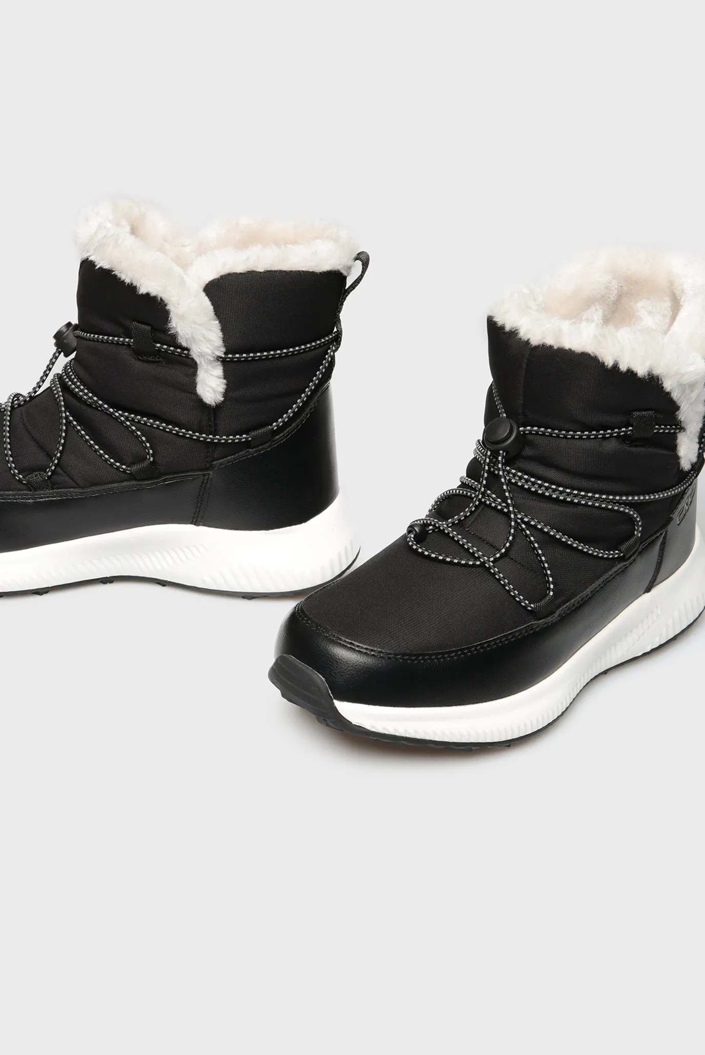 Женские черные ботинки 2