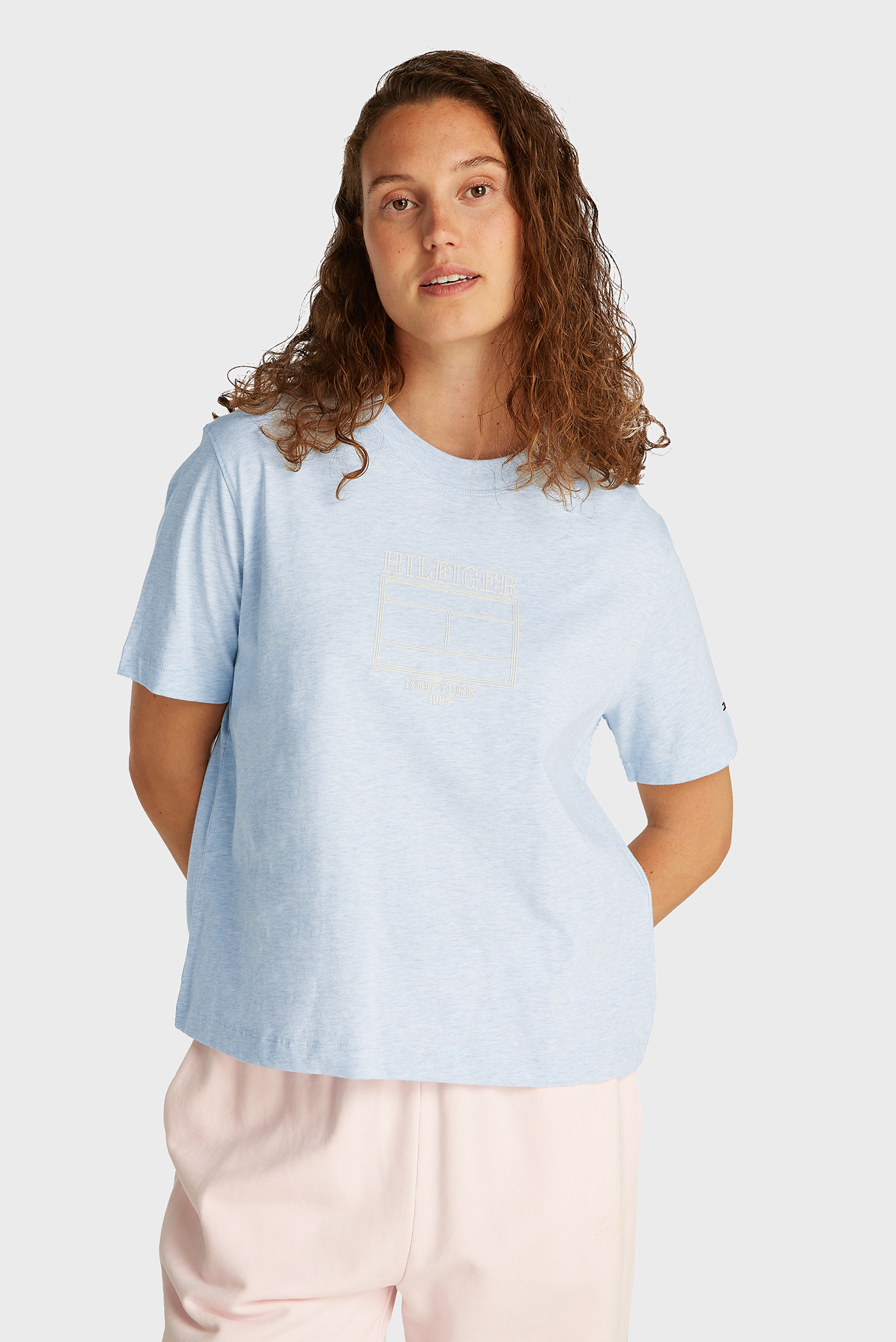Женская голубая футболка MDRN OUTLINE FLAG Голубой S Tommy Hilfiger WW0WW45525 Женская голубая футболка MDRN OUTLINE FLAG Голубой S Tommy Hilfiger WW0WW45525