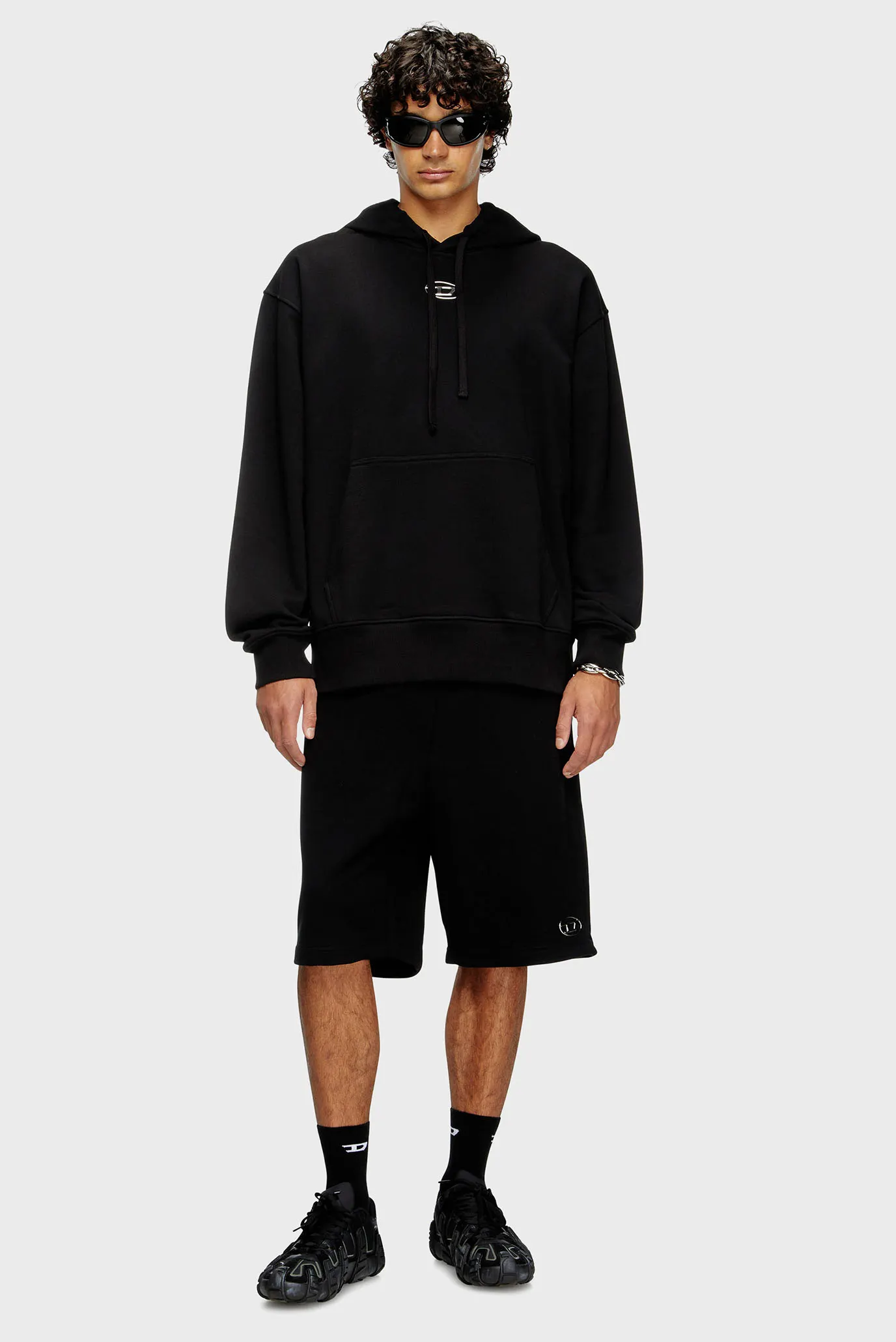 Чоловіче чорне худі 2