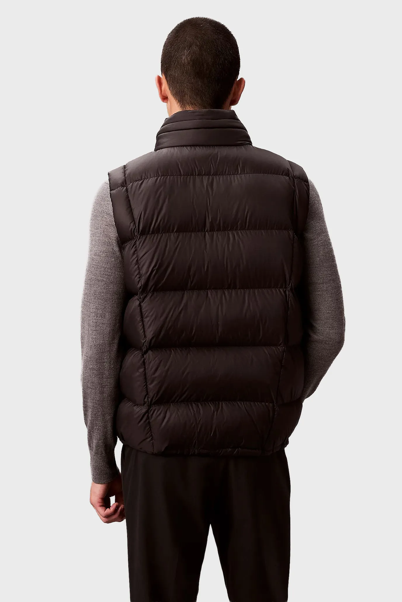 Чоловічий чорний жилет SVLSS NYLON QUILTED PUFFER VEST 3