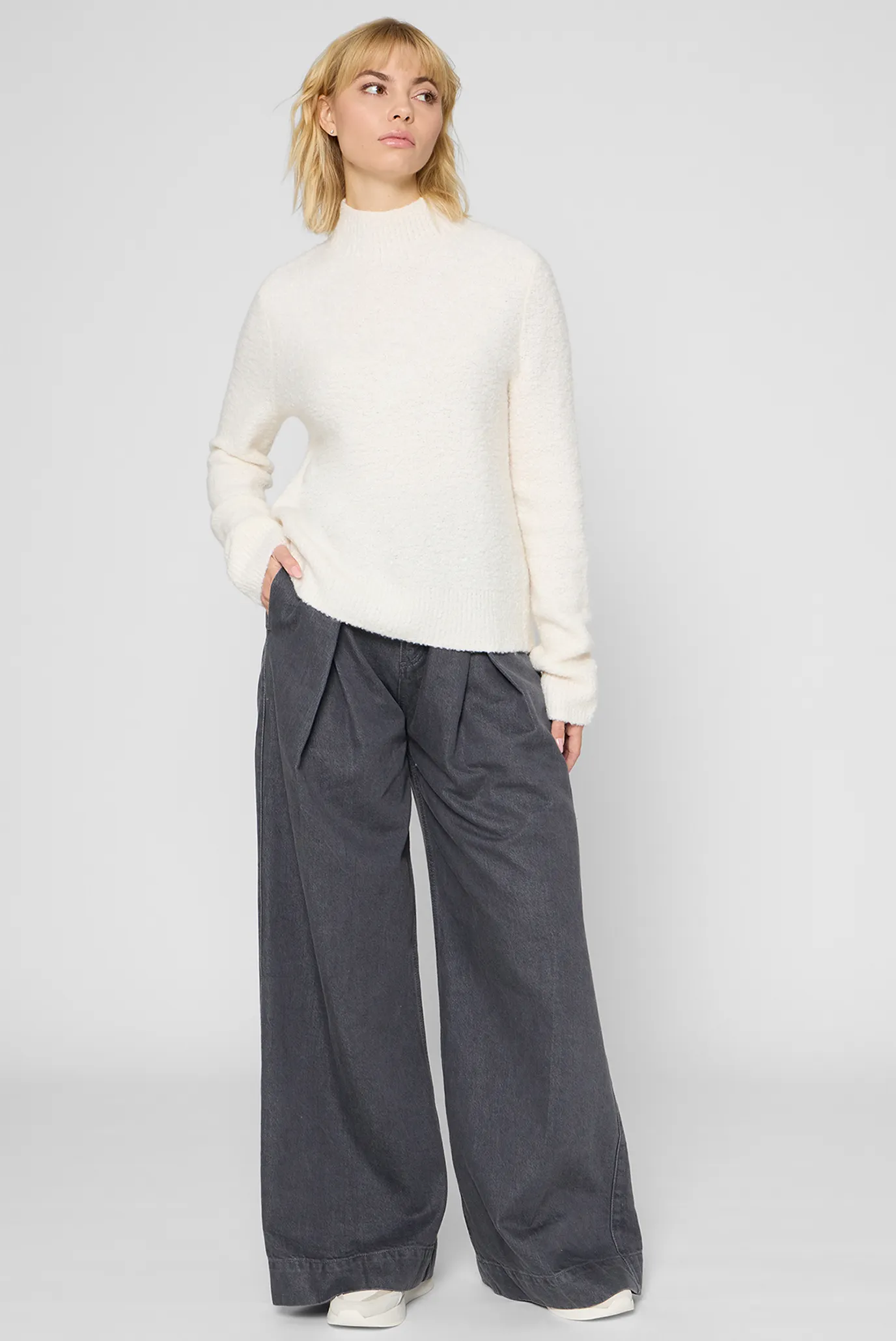 Женские темно-серые джинсы 2