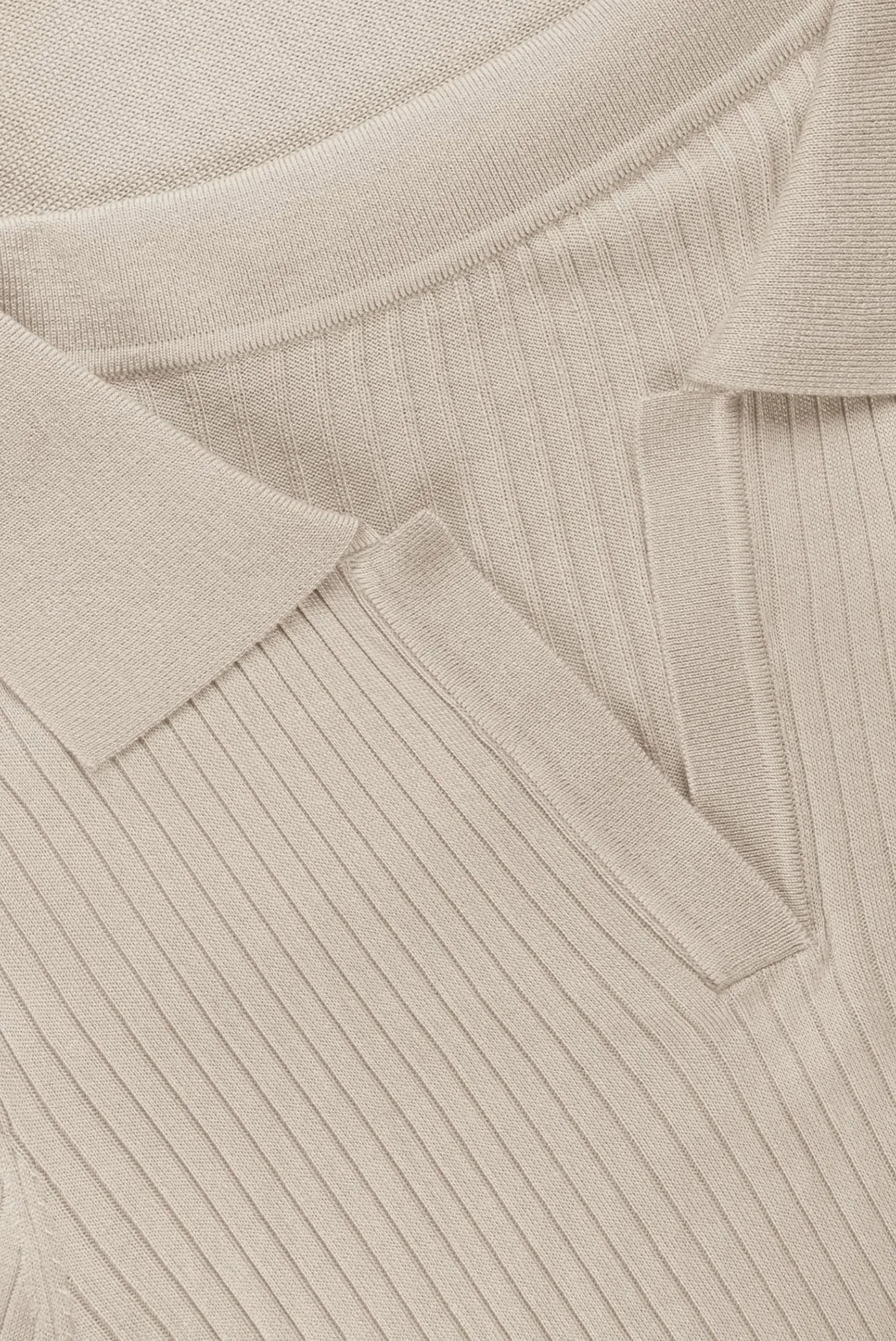 Женское бежевое поло 5