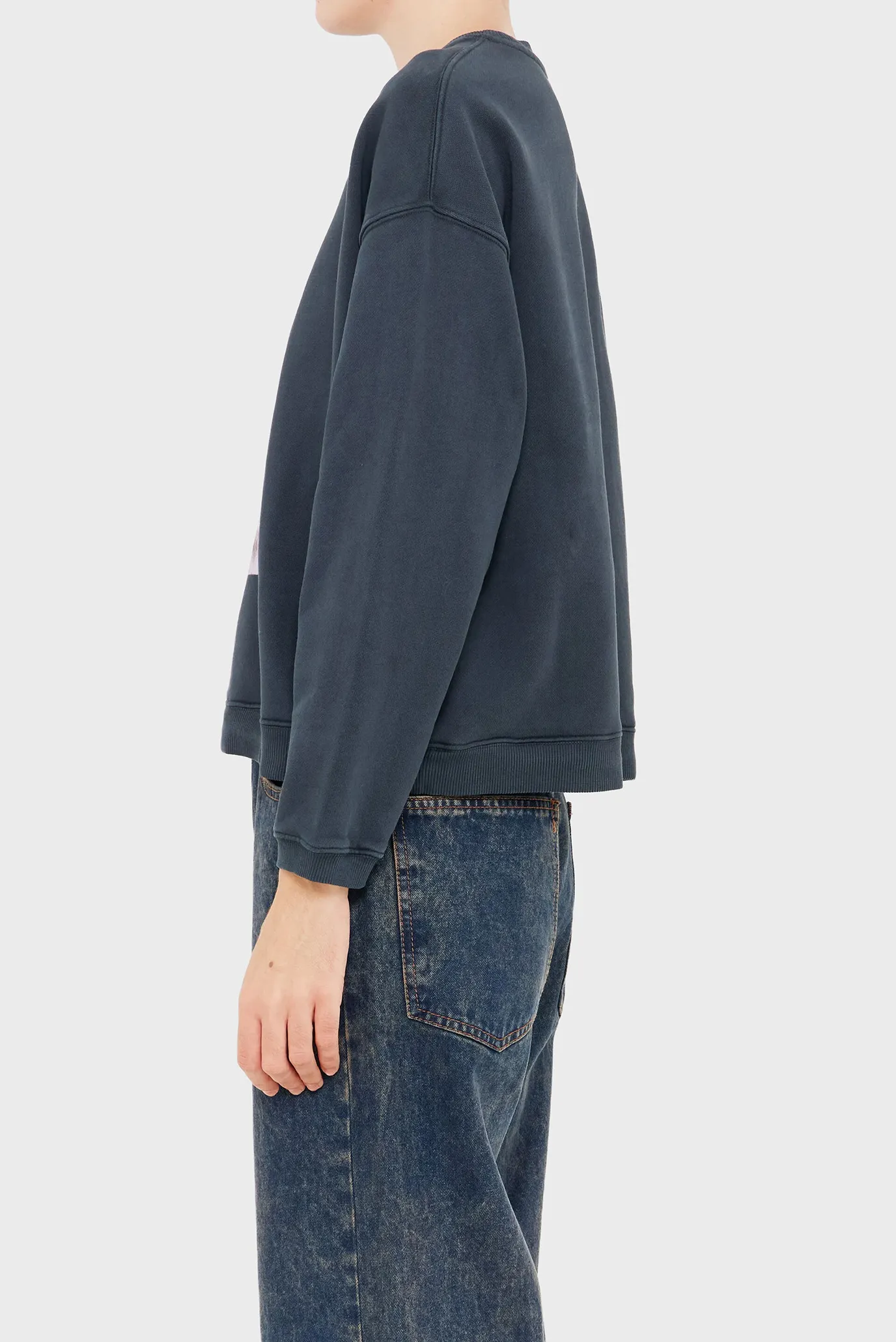 Жіночий чорний світшот 2