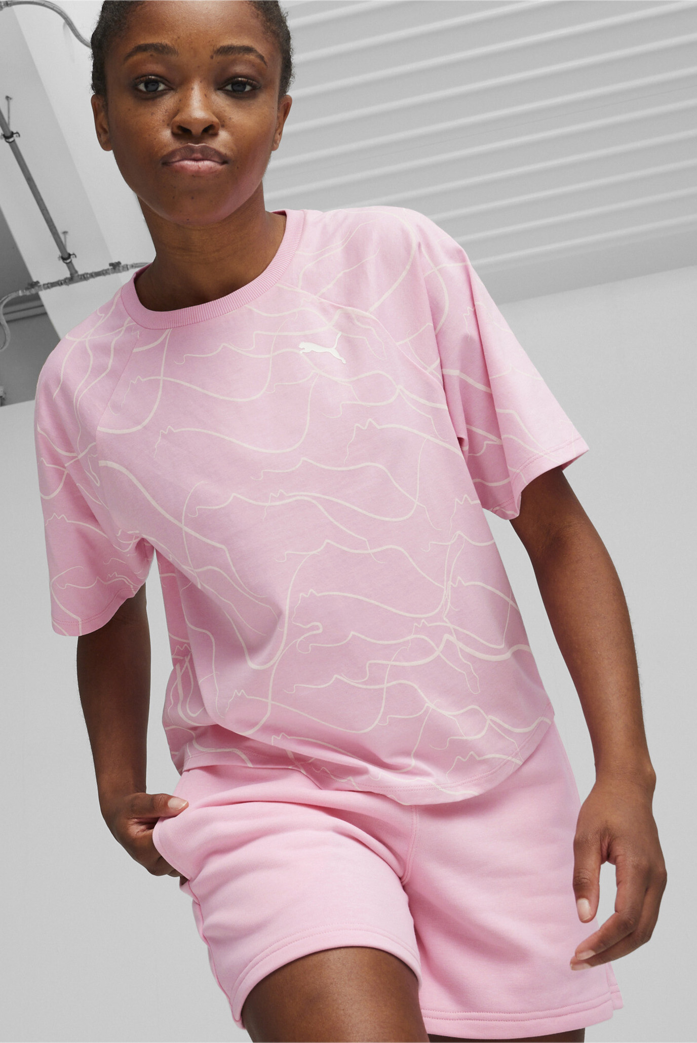 Женская розовая футболка PUMA MOTION Women's Tee 1