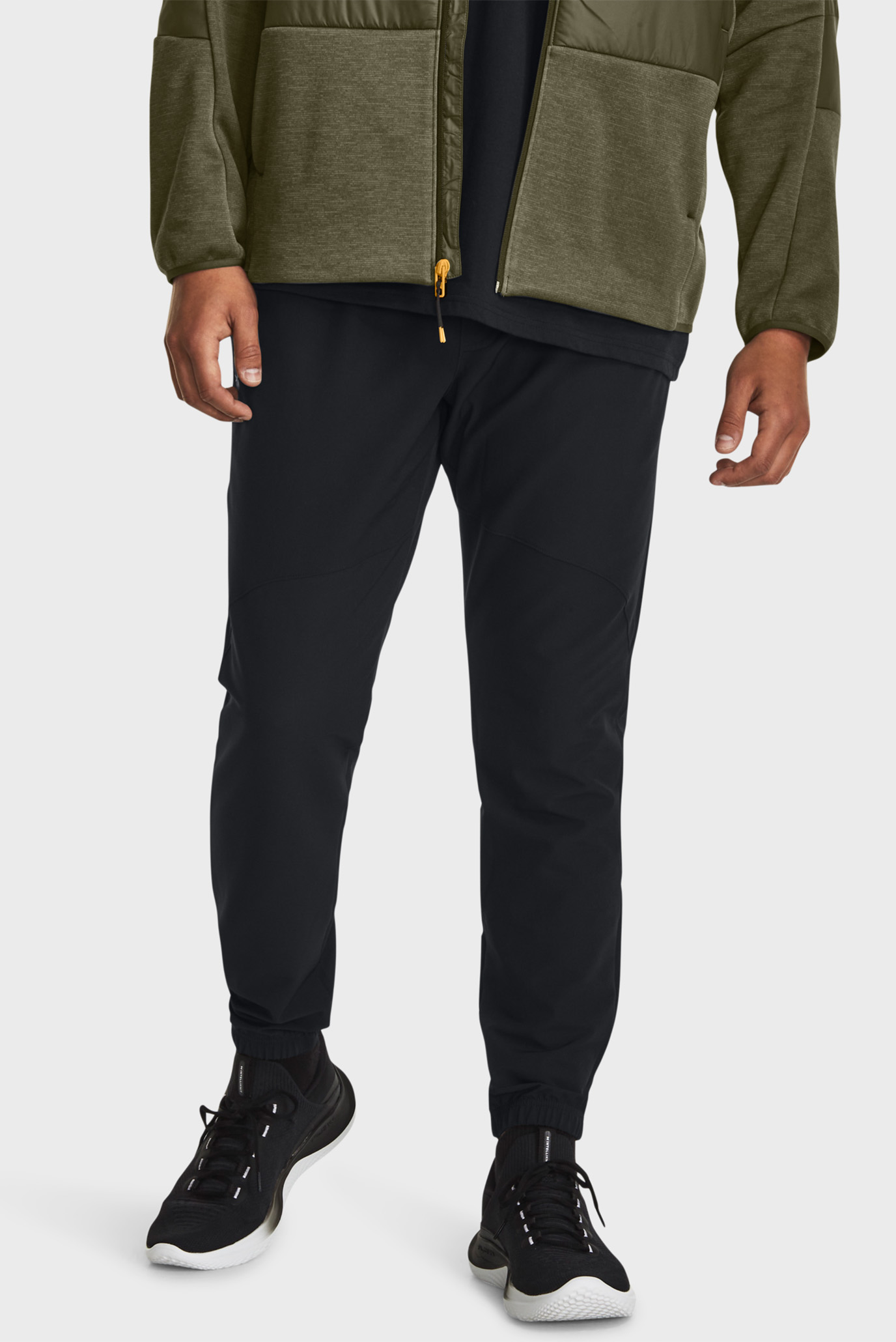 Чоловічі чорні спортивні штани UA Stretch Woven CW Jogger 1