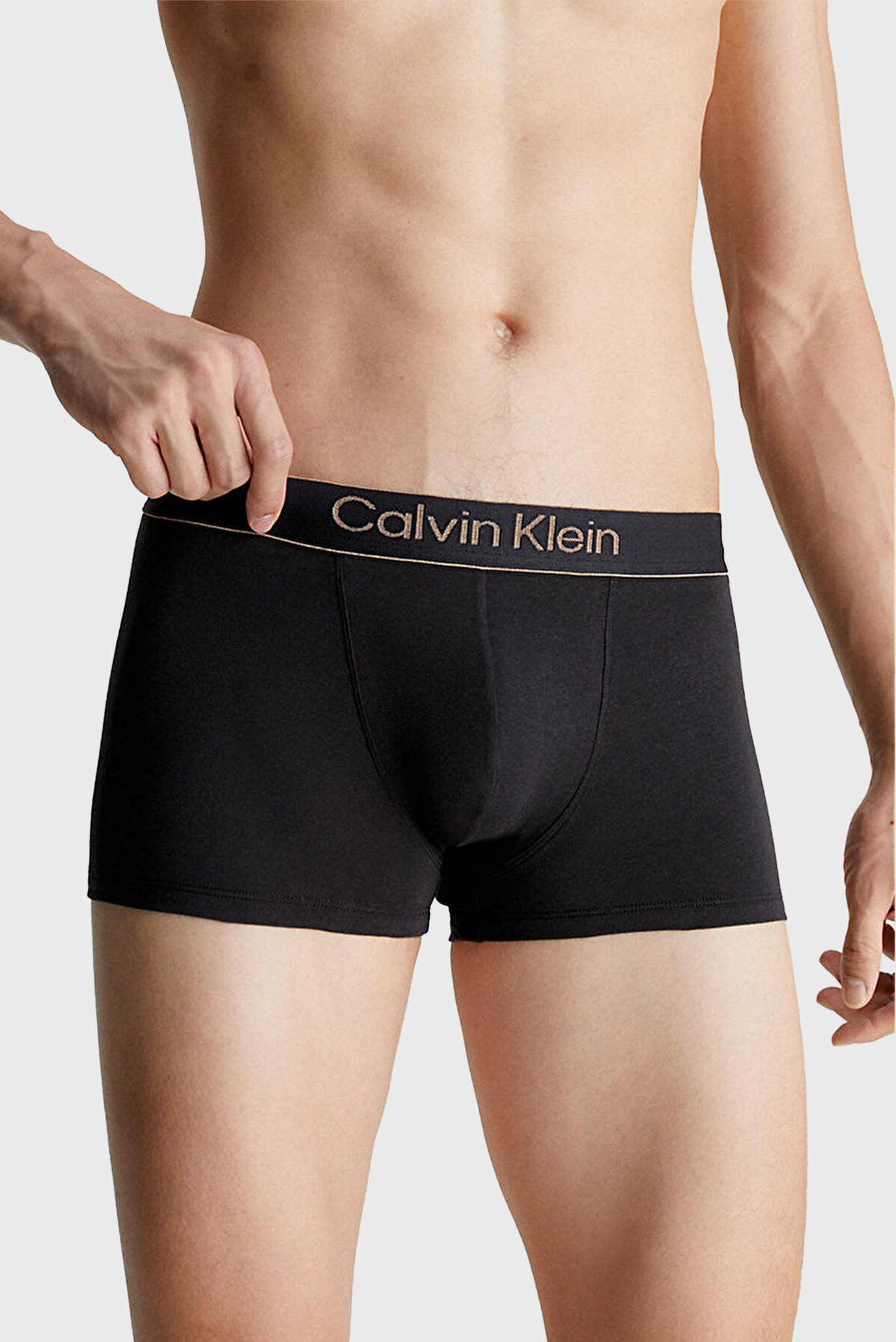 Мужские черные боксеры LOW RISE TRUNK Calvin Klein 000NB3639A — MD-Fashion