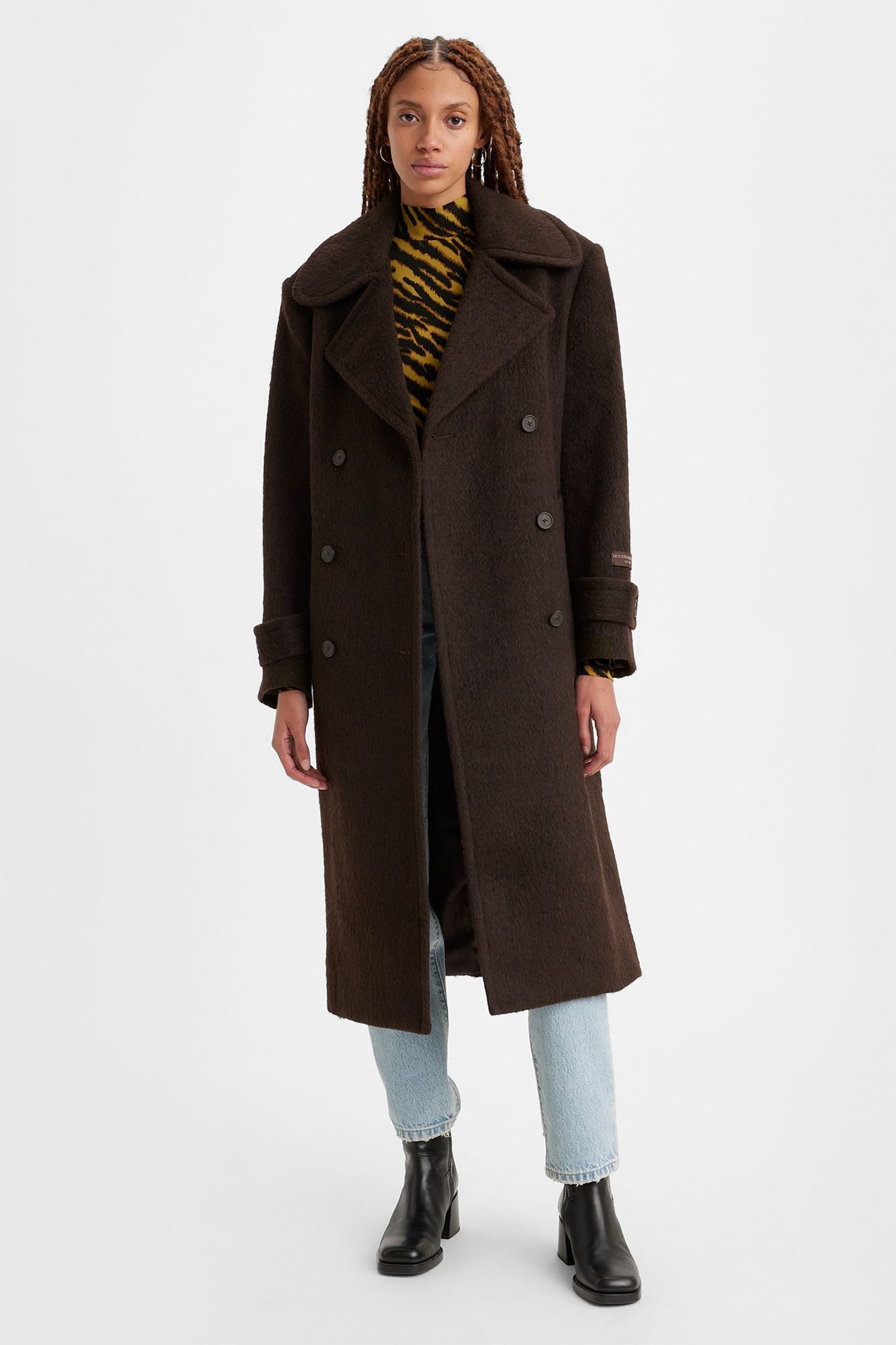 Женское темно-коричневое пальто 1
