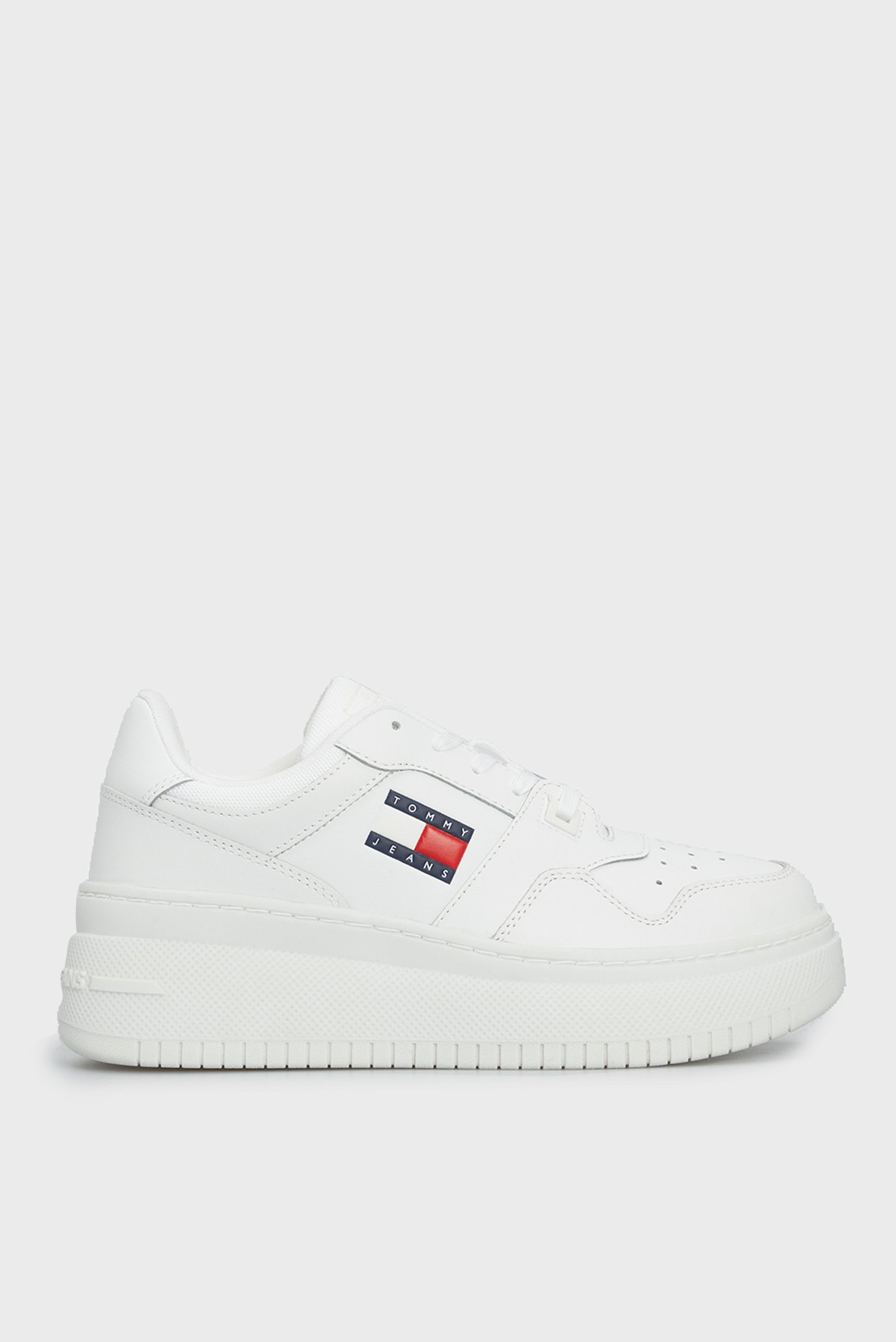 Женские белые сникерcы TJW RETRO BASKET FLATFORM ESS 1