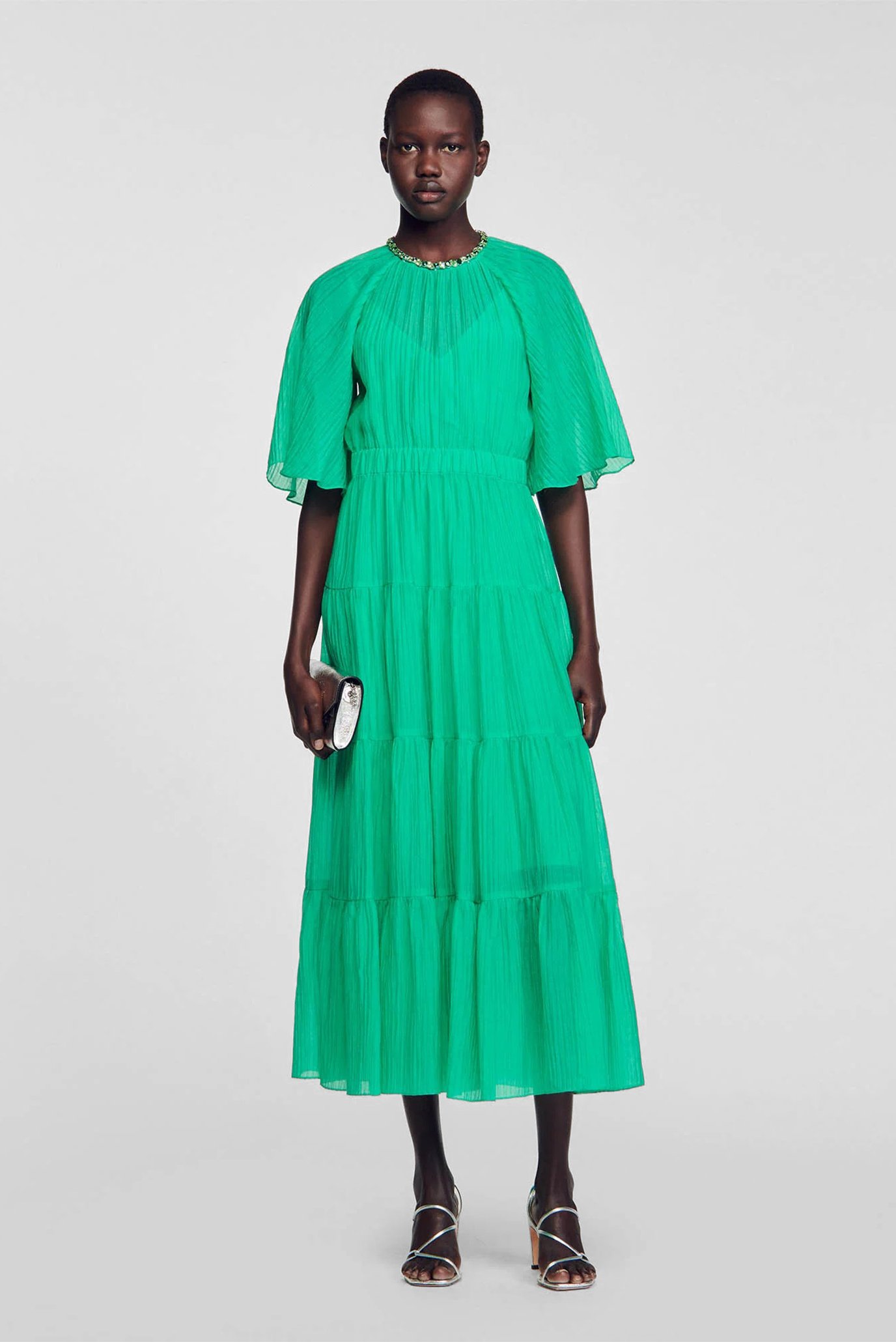 Женское зеленое платье 1