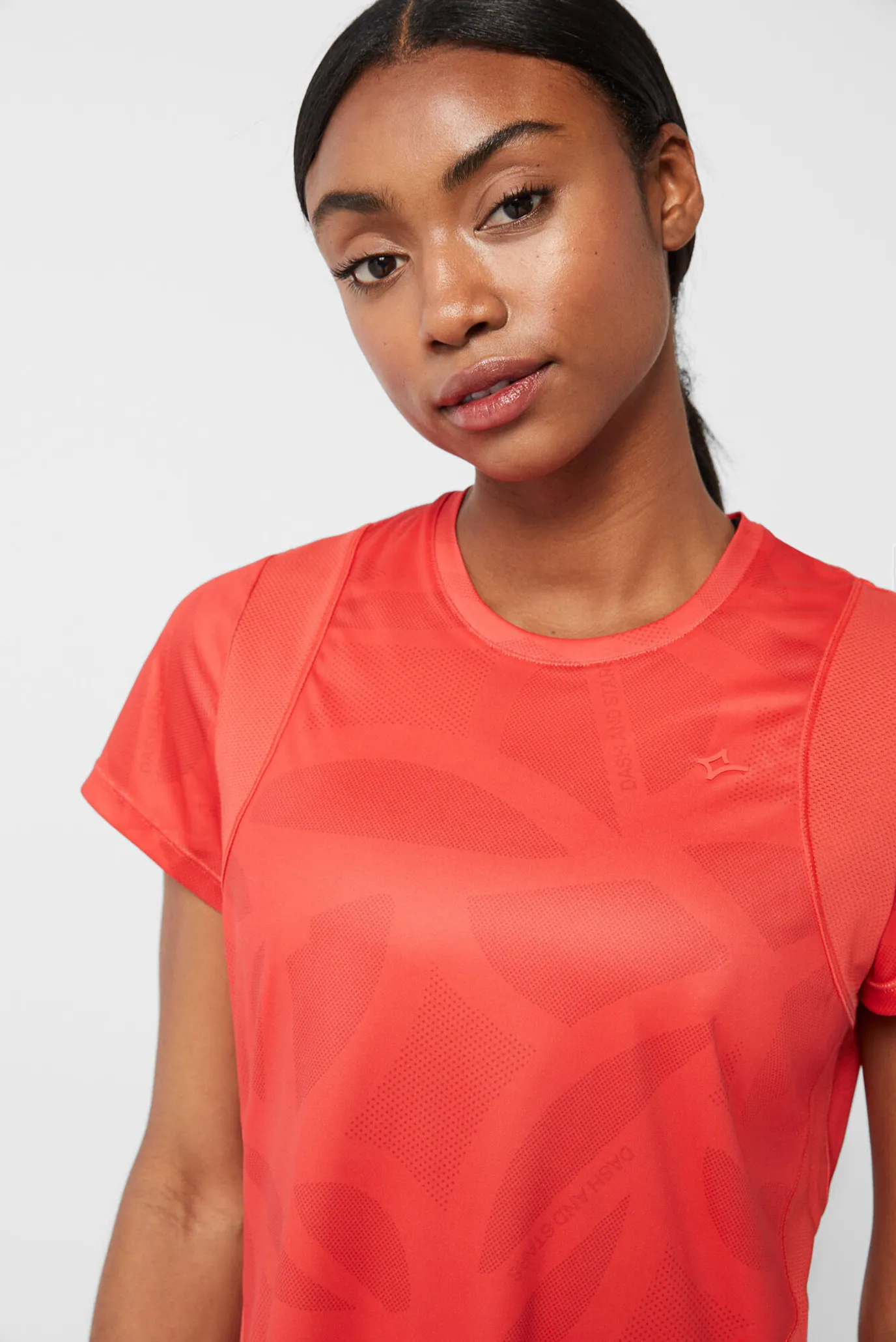 Жіноча червона футболка 7