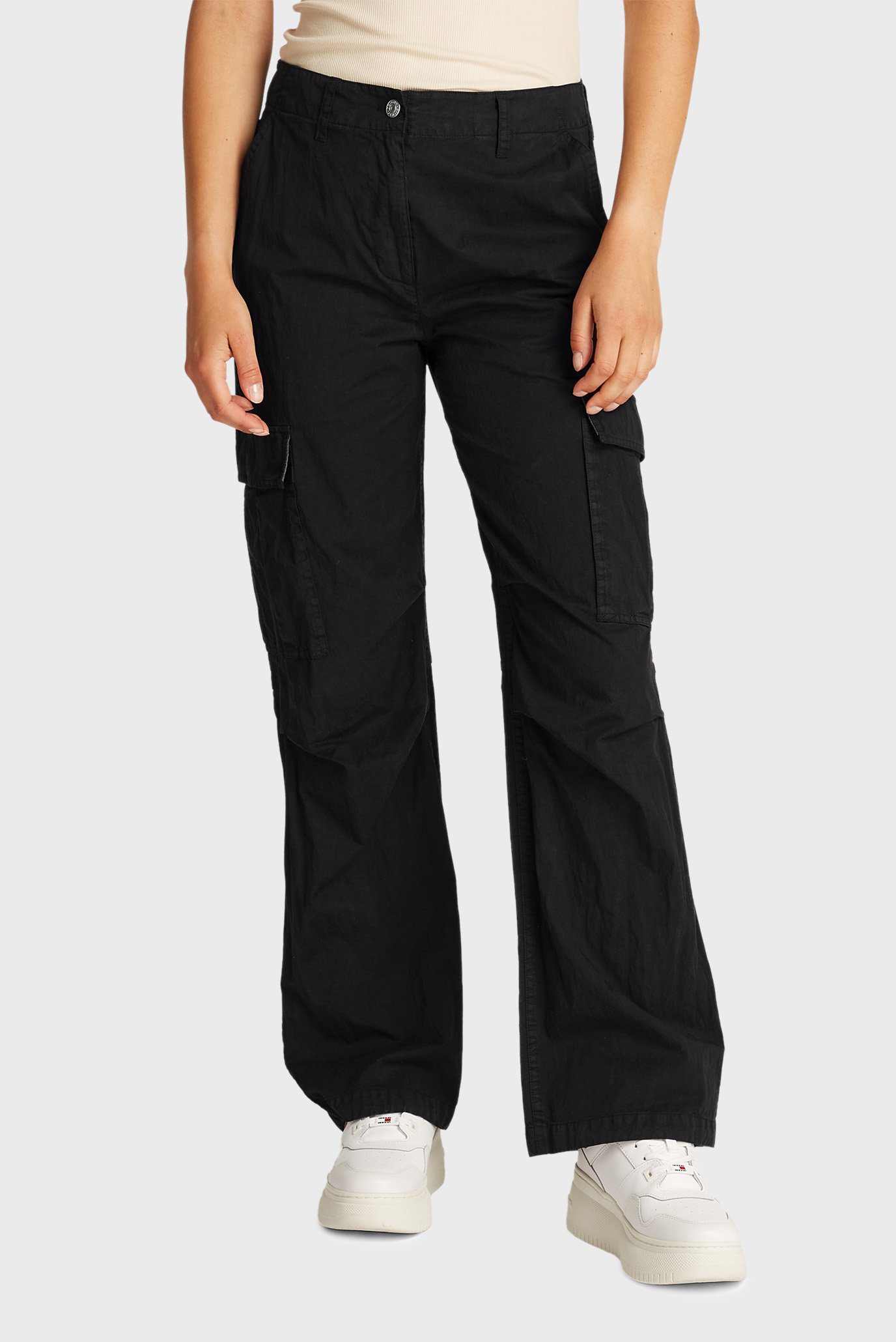 Женские черные карго RELAXED Черный 25-32 Tommy Jeans DW0DW20350 Женские черные карго RELAXED Черный 25-32 Tommy Jeans DW0DW20350