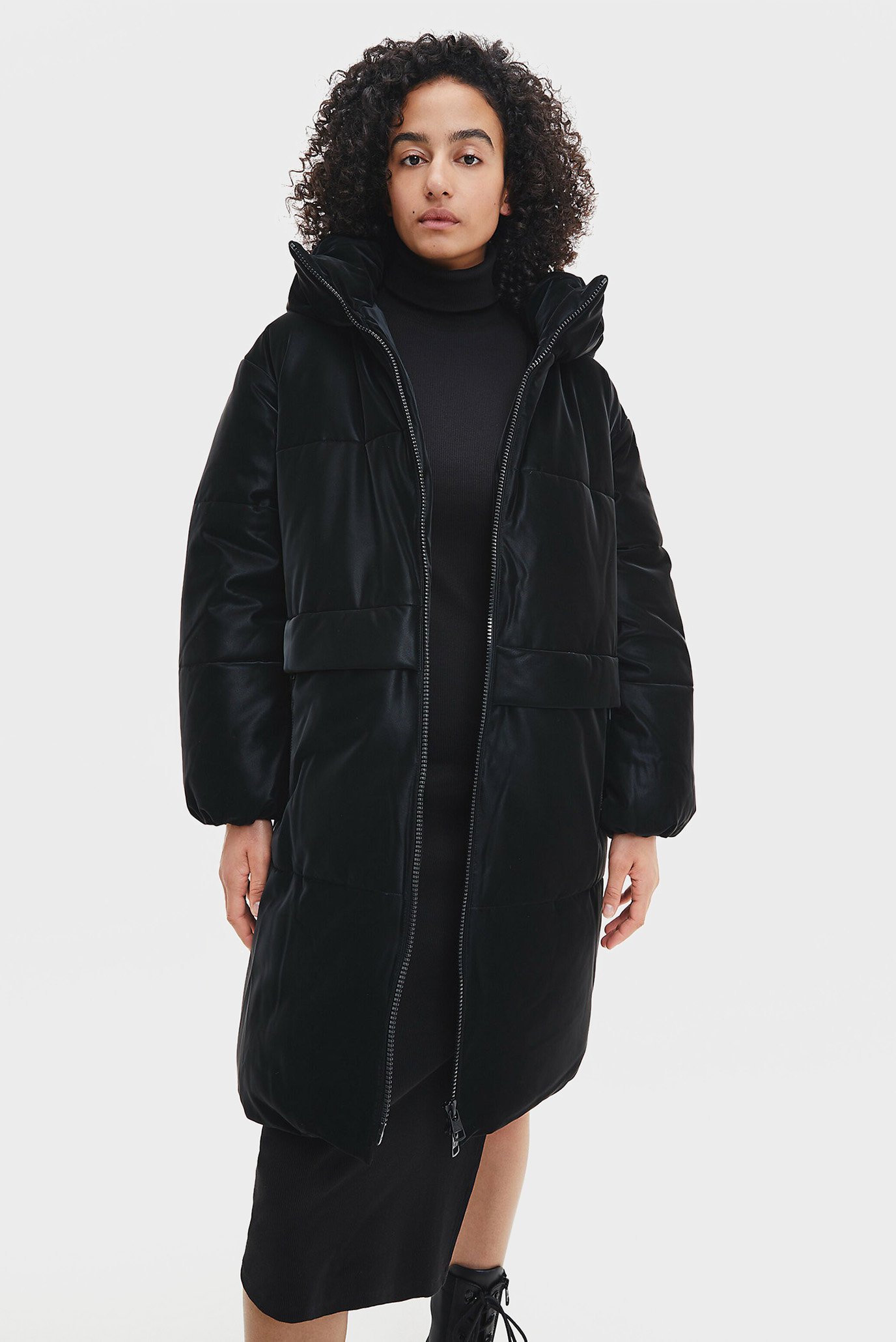 Женская черная куртка FAUX SUEDE OVERSIZED 1