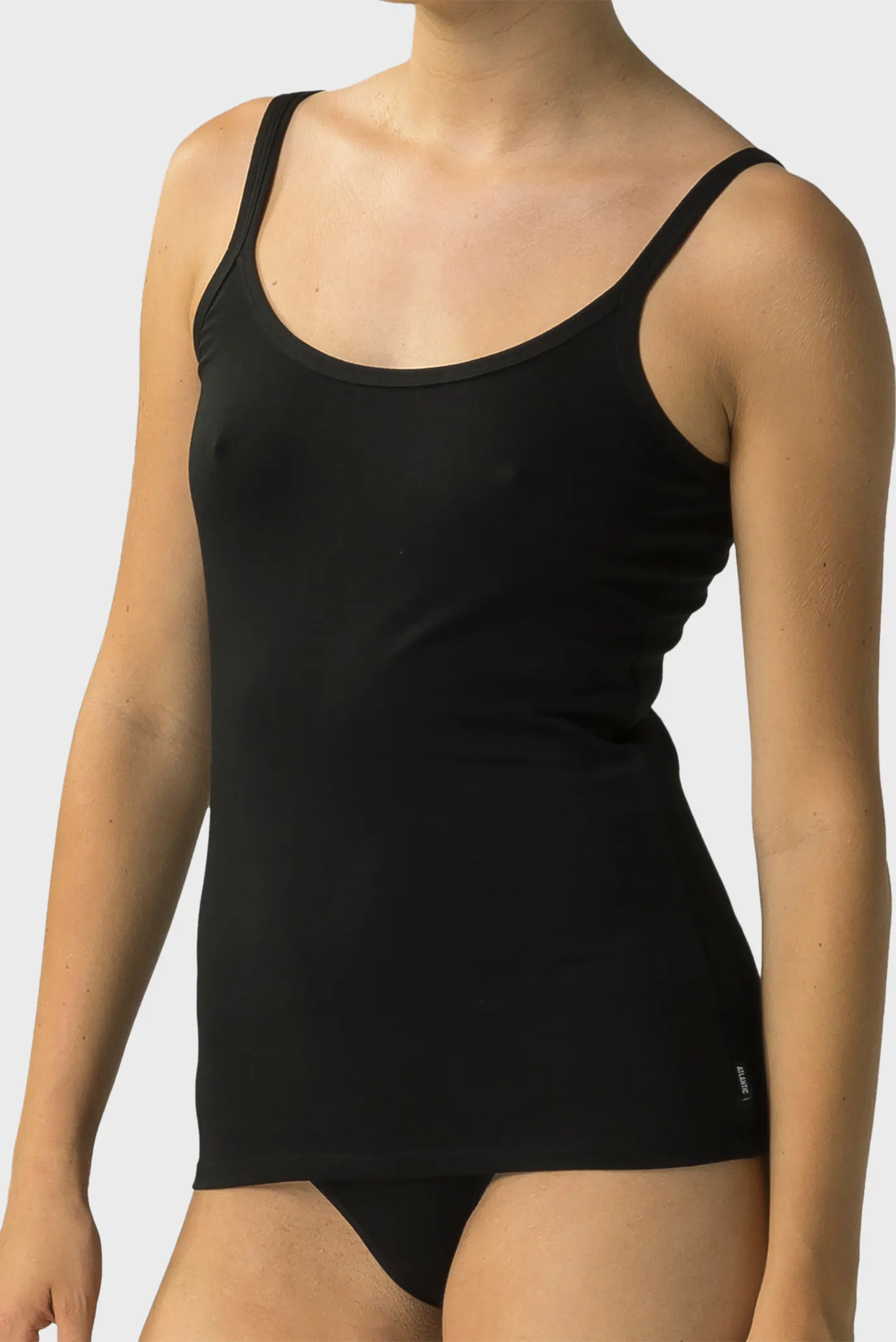 Женская черная майка 3